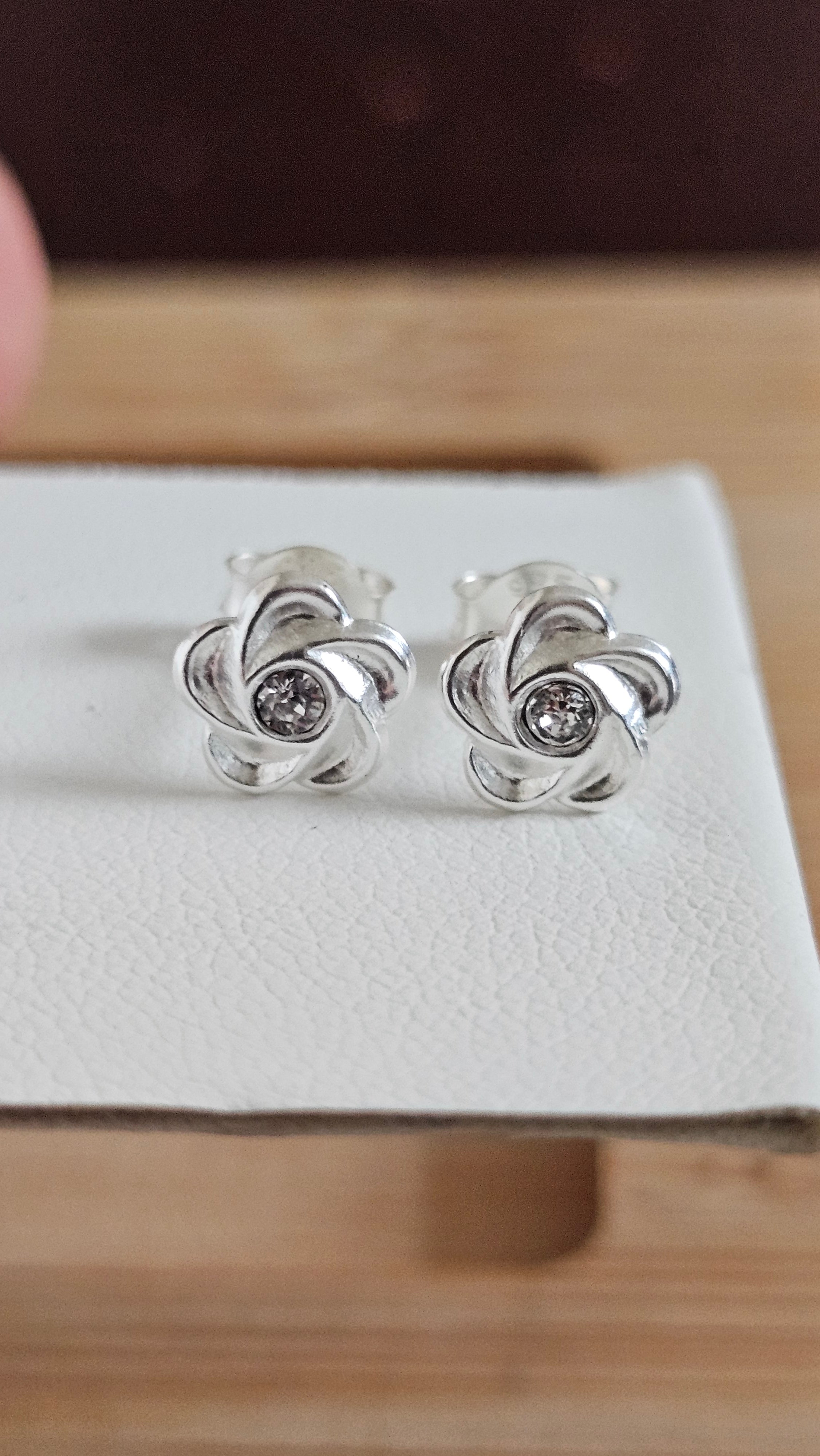 Elegant 925 Sterling Silver Clear Stone Floral Stud Earrings