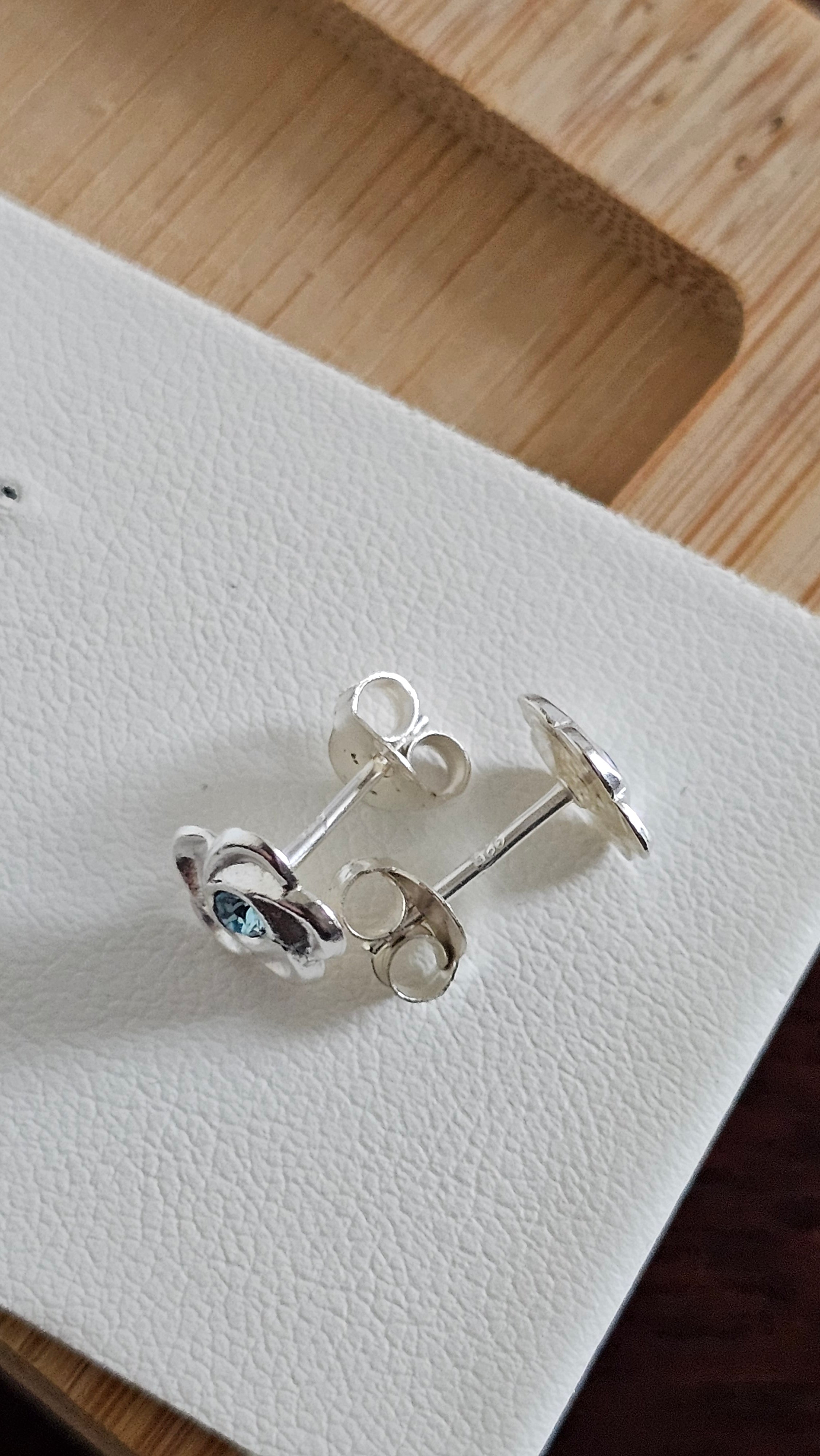 Elegant 925 Sterling Silver Blue Stone Floral Stud Earrings
