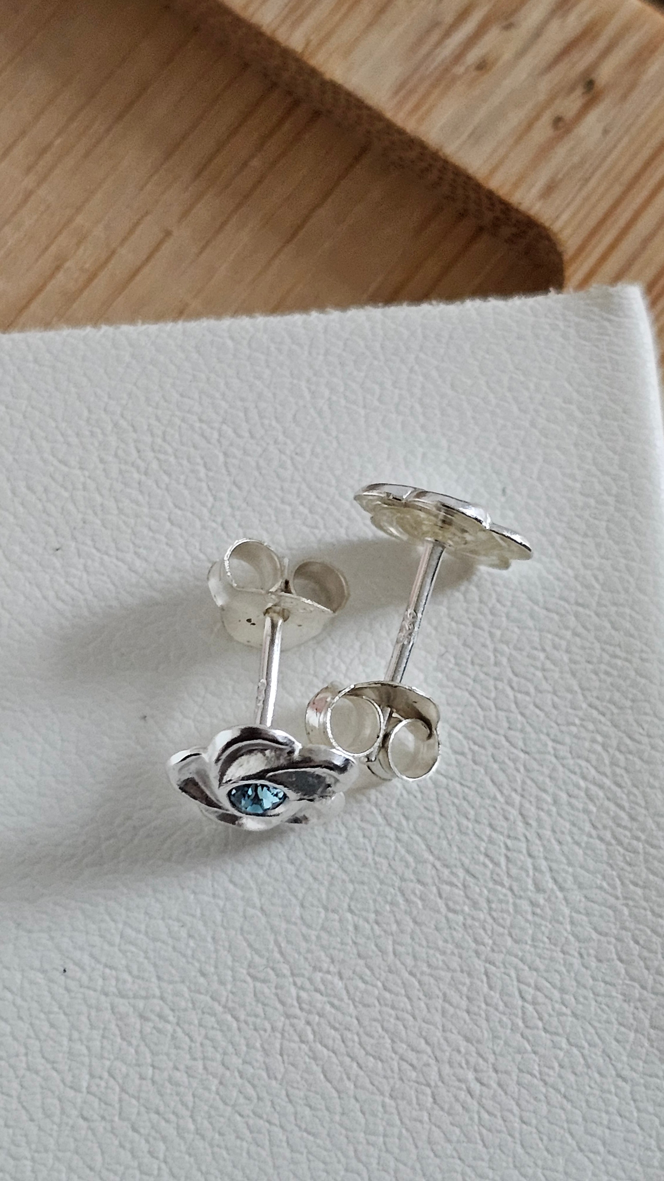 Elegant 925 Sterling Silver Blue Stone Floral Stud Earrings
