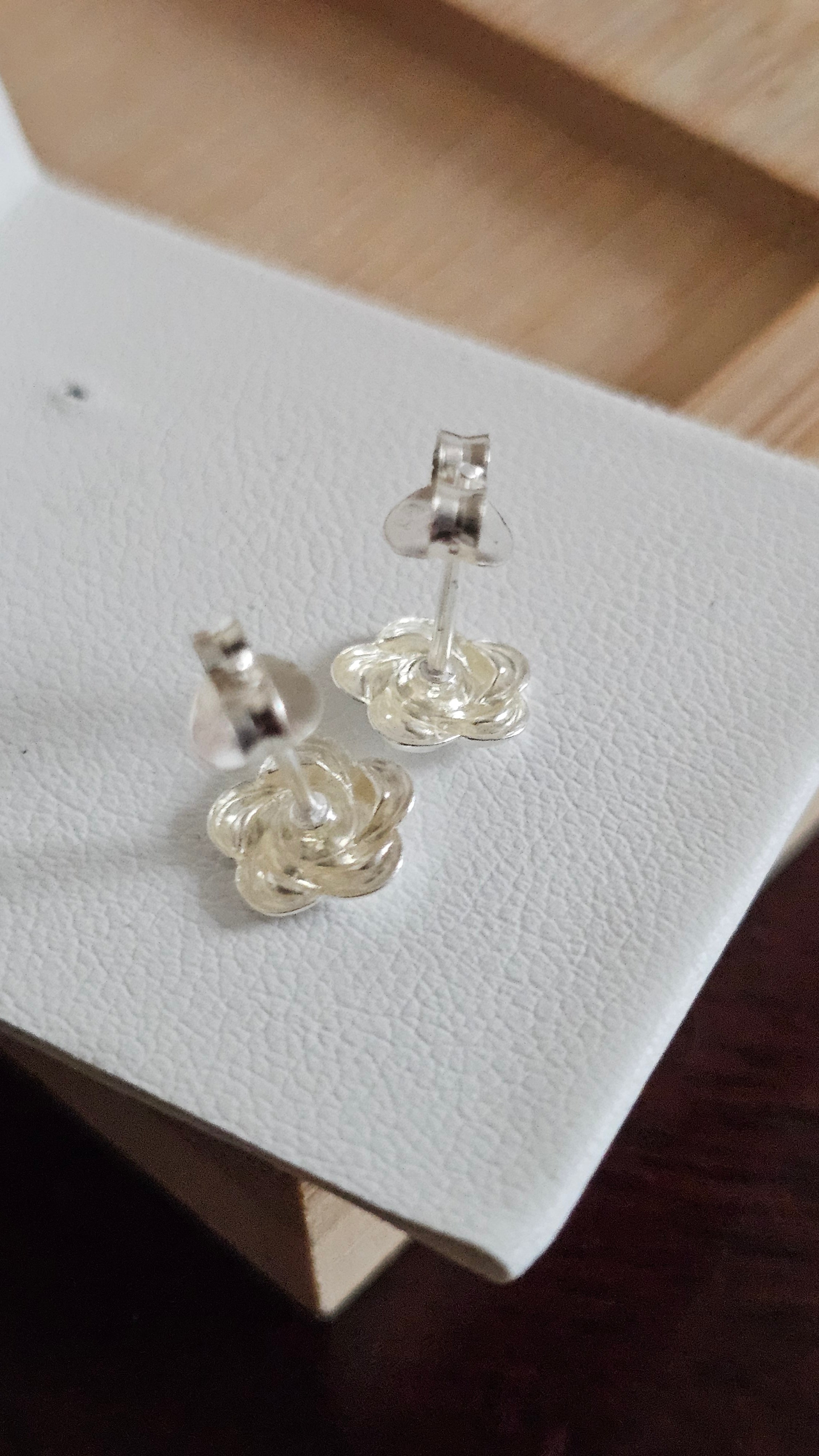 Elegant 925 Sterling Silver Blue Stone Floral Stud Earrings
