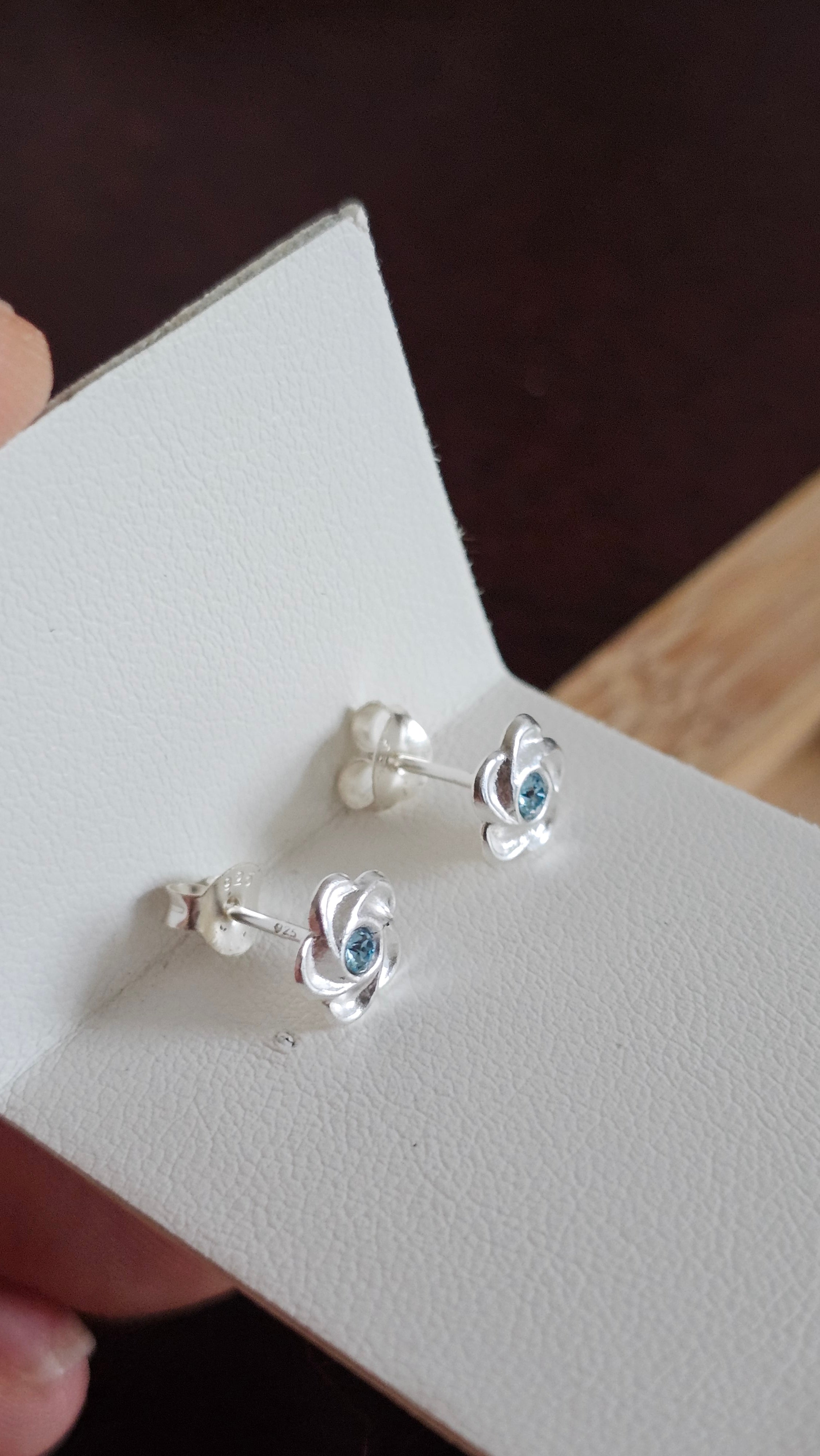 Elegant 925 Sterling Silver Blue Stone Floral Stud Earrings