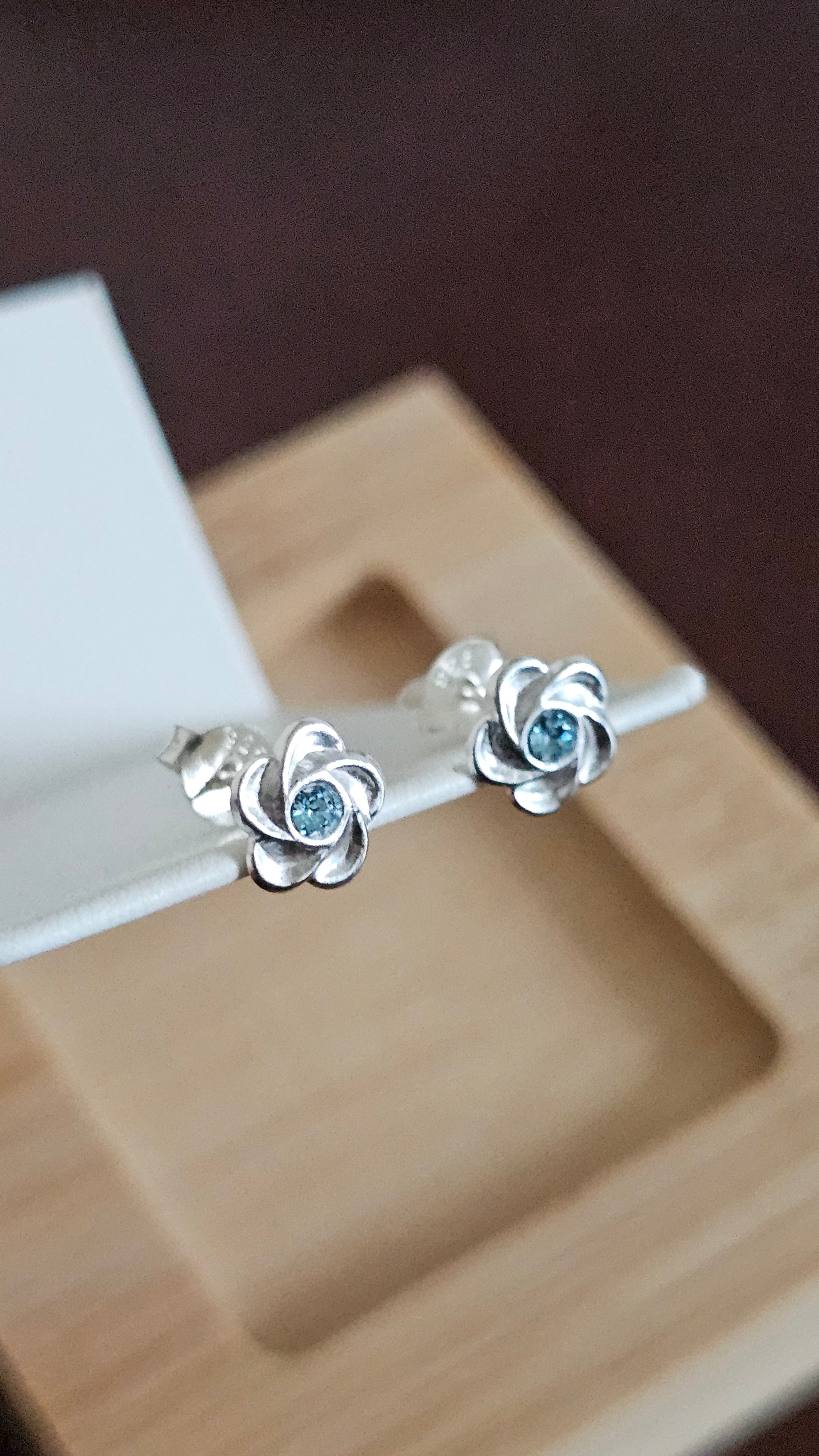 Elegant 925 Sterling Silver Blue Stone Floral Stud Earrings