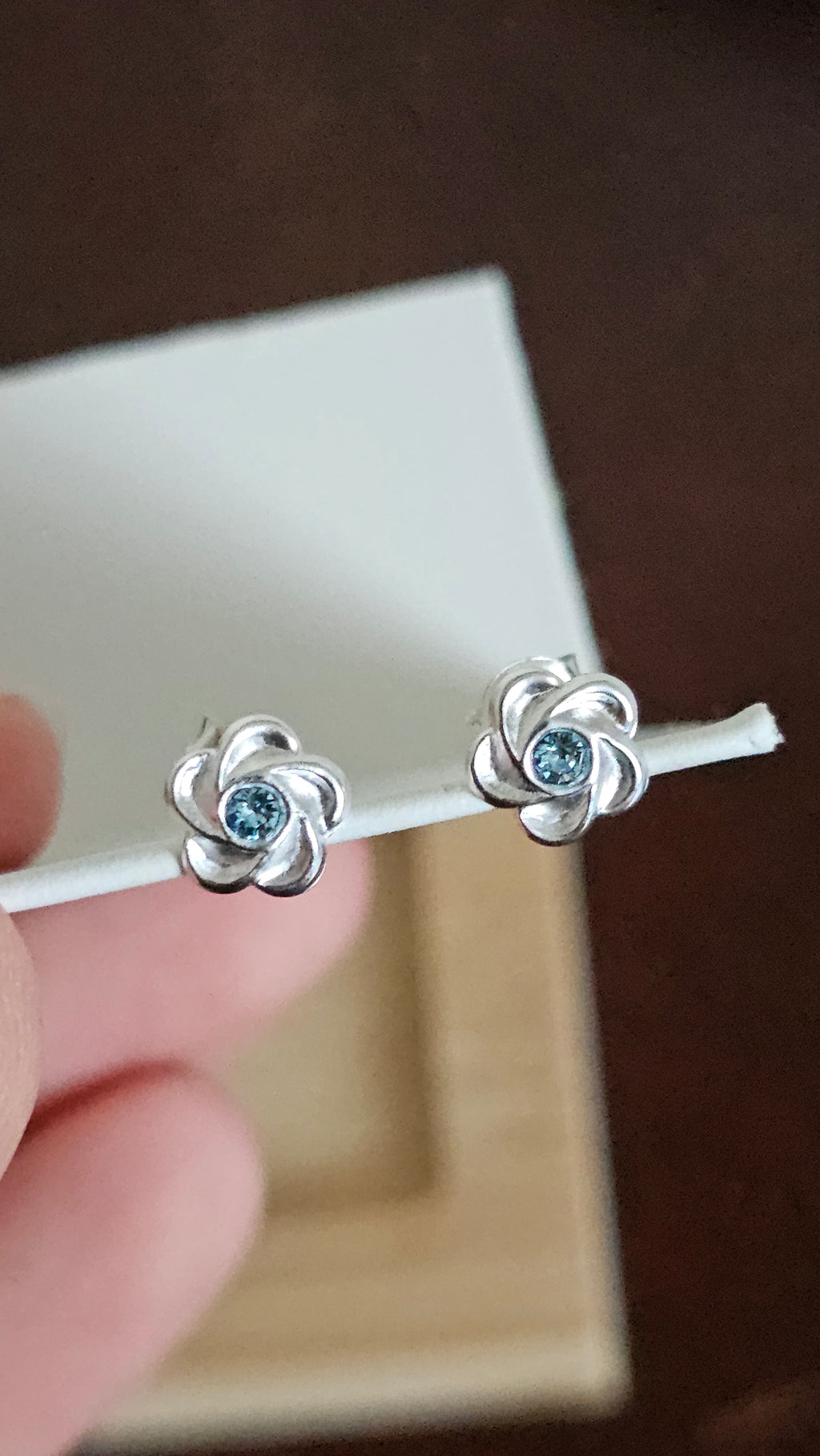 Elegant 925 Sterling Silver Blue Stone Floral Stud Earrings