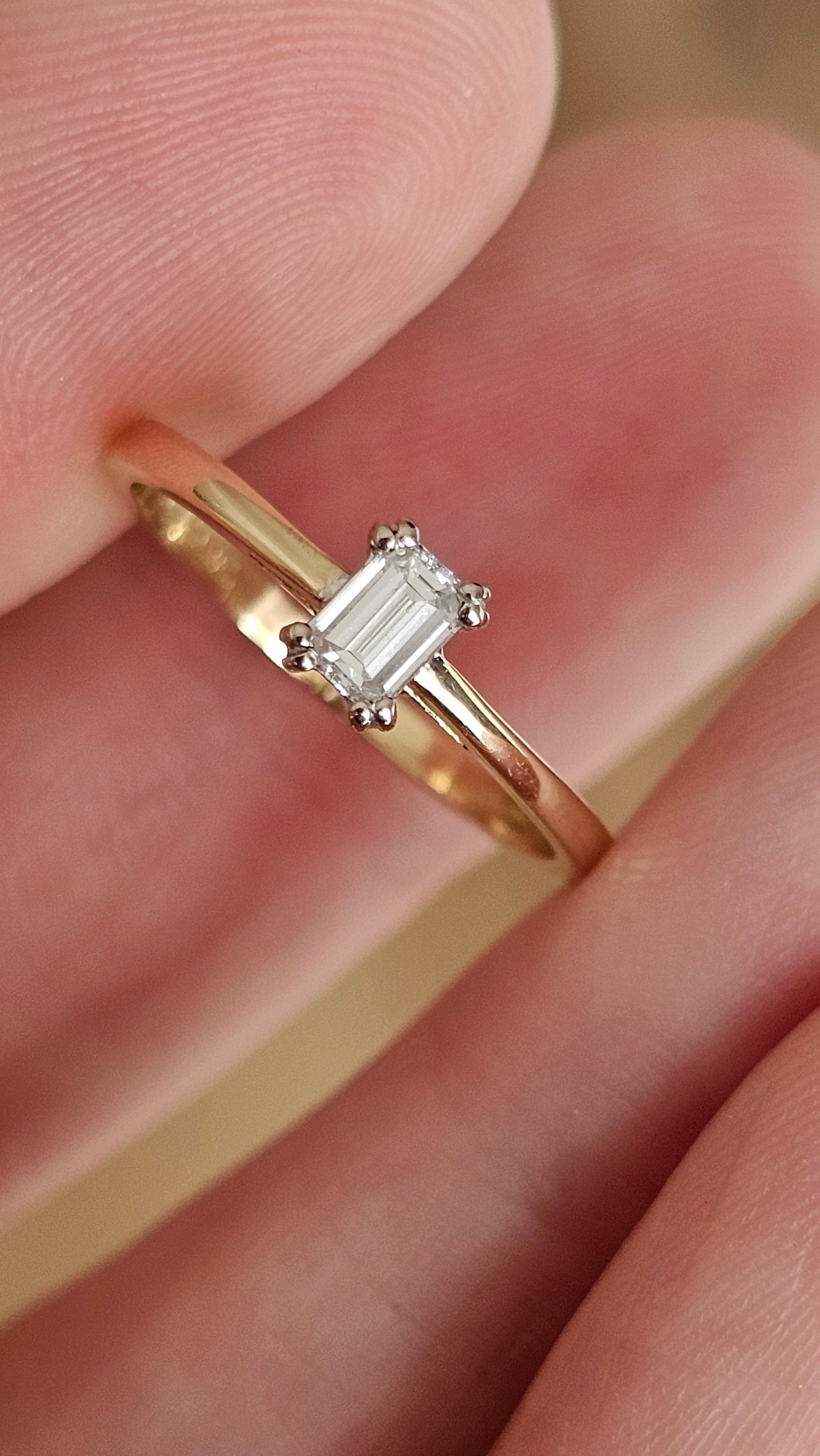 18ct Gold Natural Emerald-Cut Diamond Solitaire Ring (0.26ct, F/SI1) - Size L½