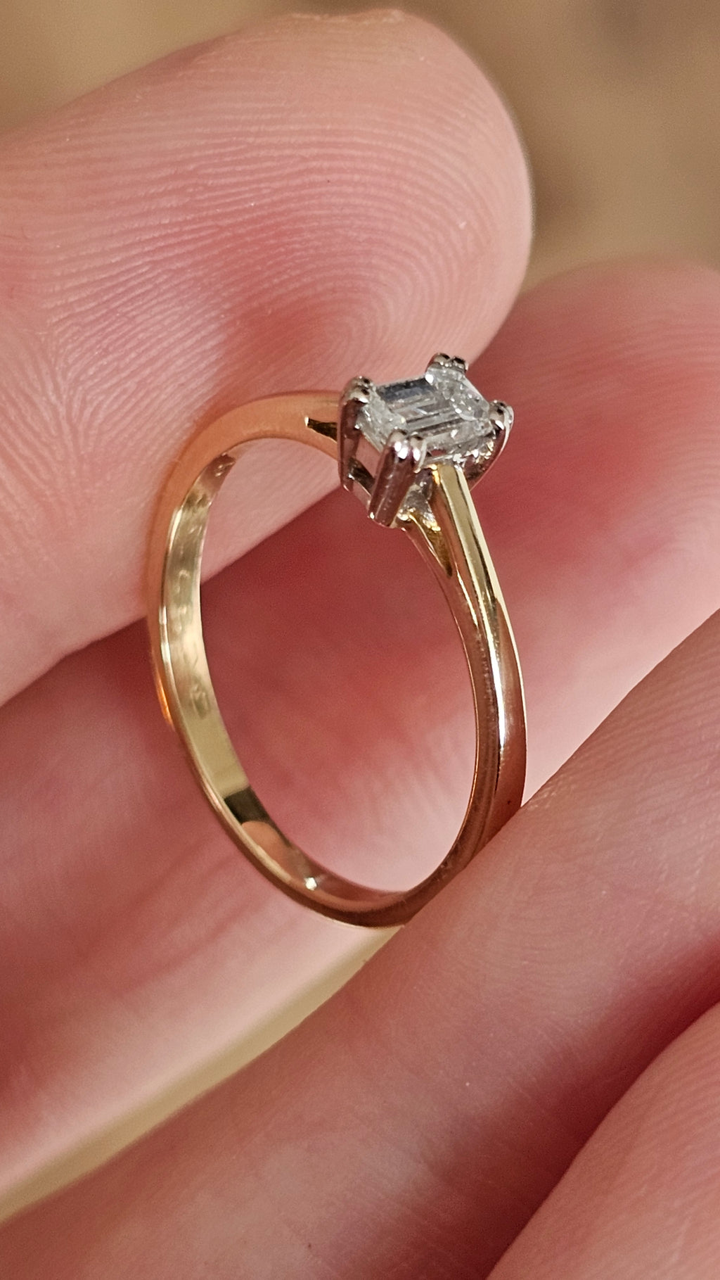 18ct Gold Natural Emerald-Cut Diamond Solitaire Ring (0.26ct, F/SI1) - Size L½