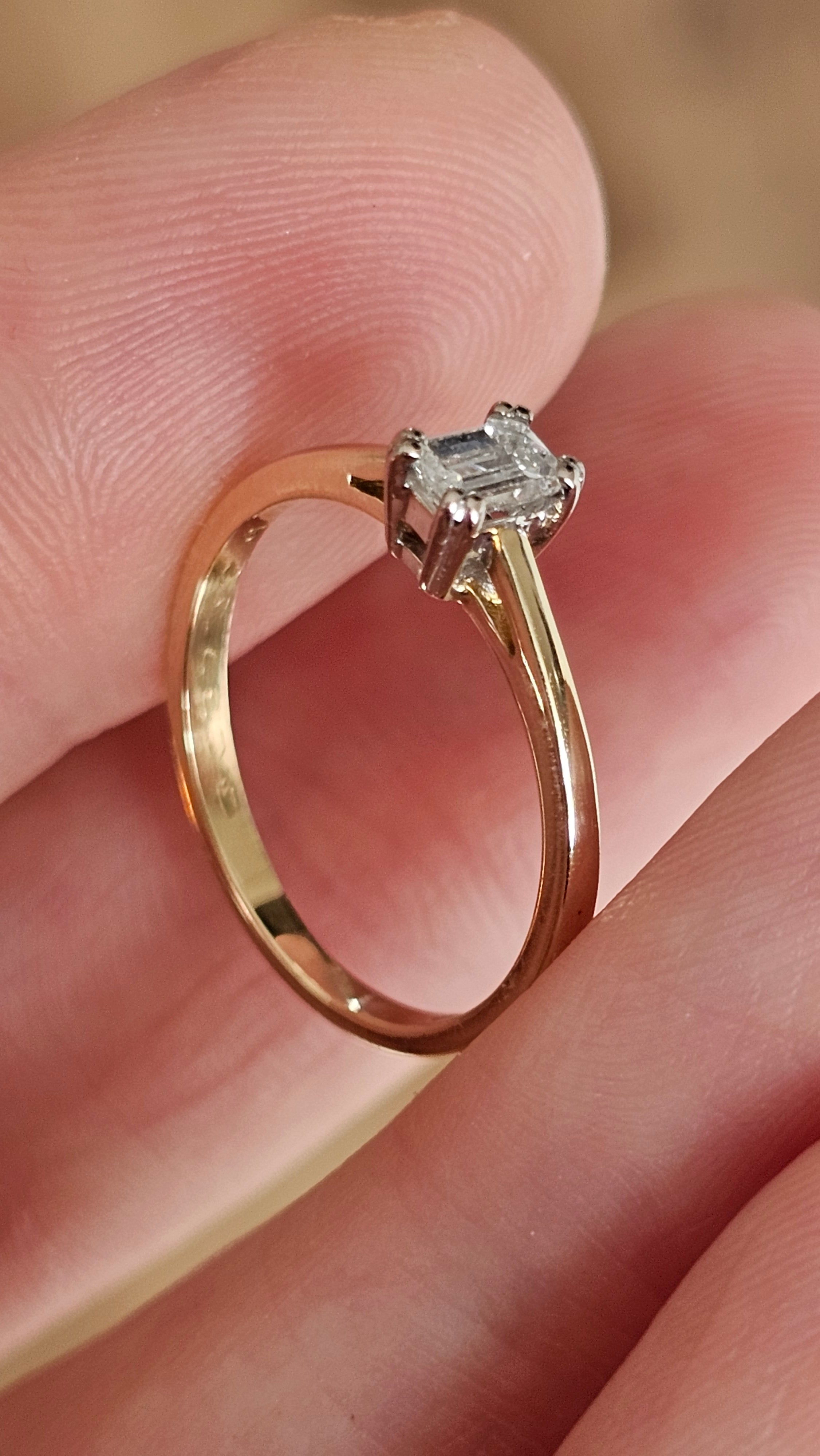 18ct Gold Natural Emerald-Cut Diamond Solitaire Ring (0.26ct, F/SI1) - Size L½