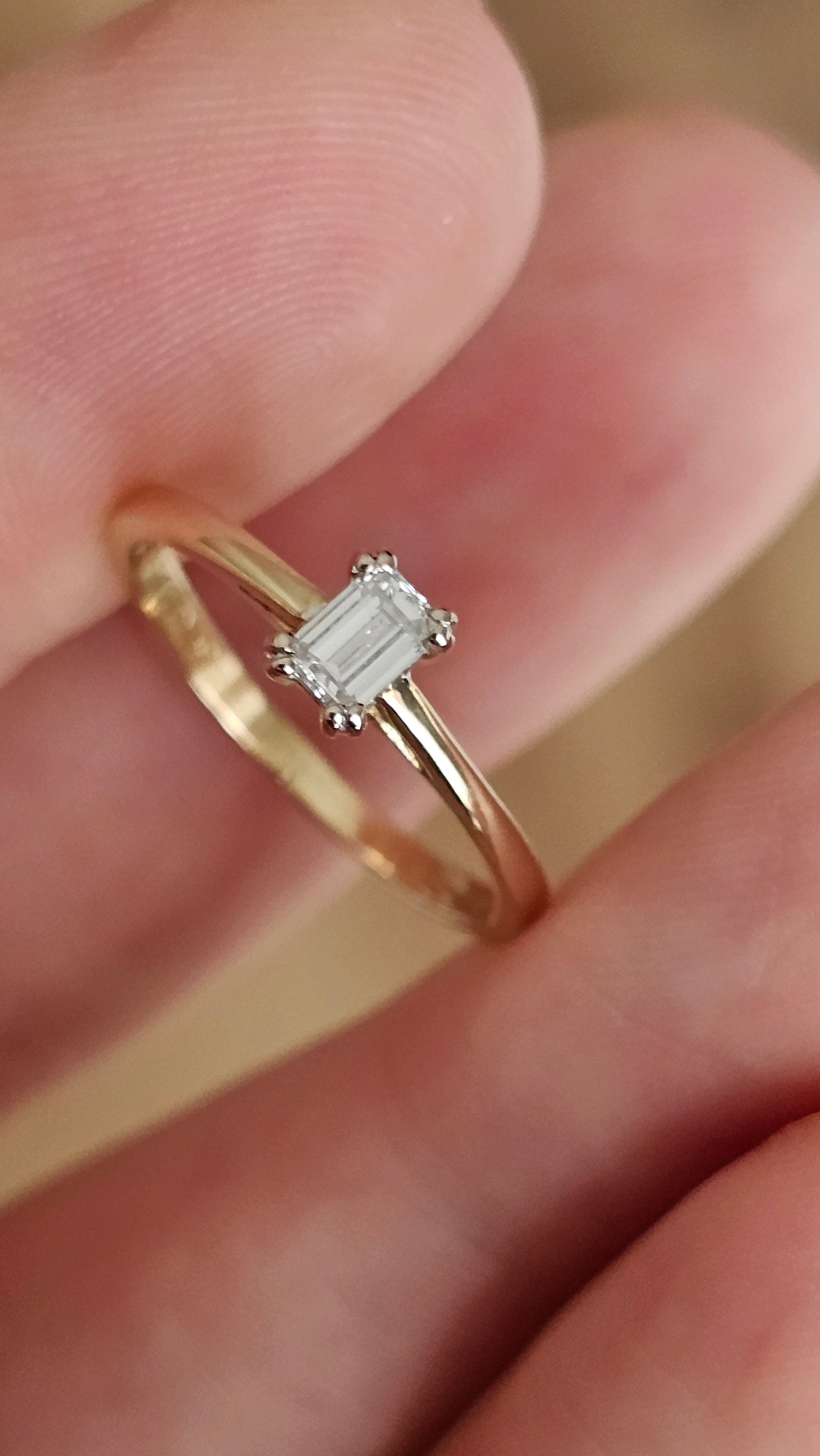 18ct Gold Natural Emerald-Cut Diamond Solitaire Ring (0.26ct, F/SI1) - Size L½
