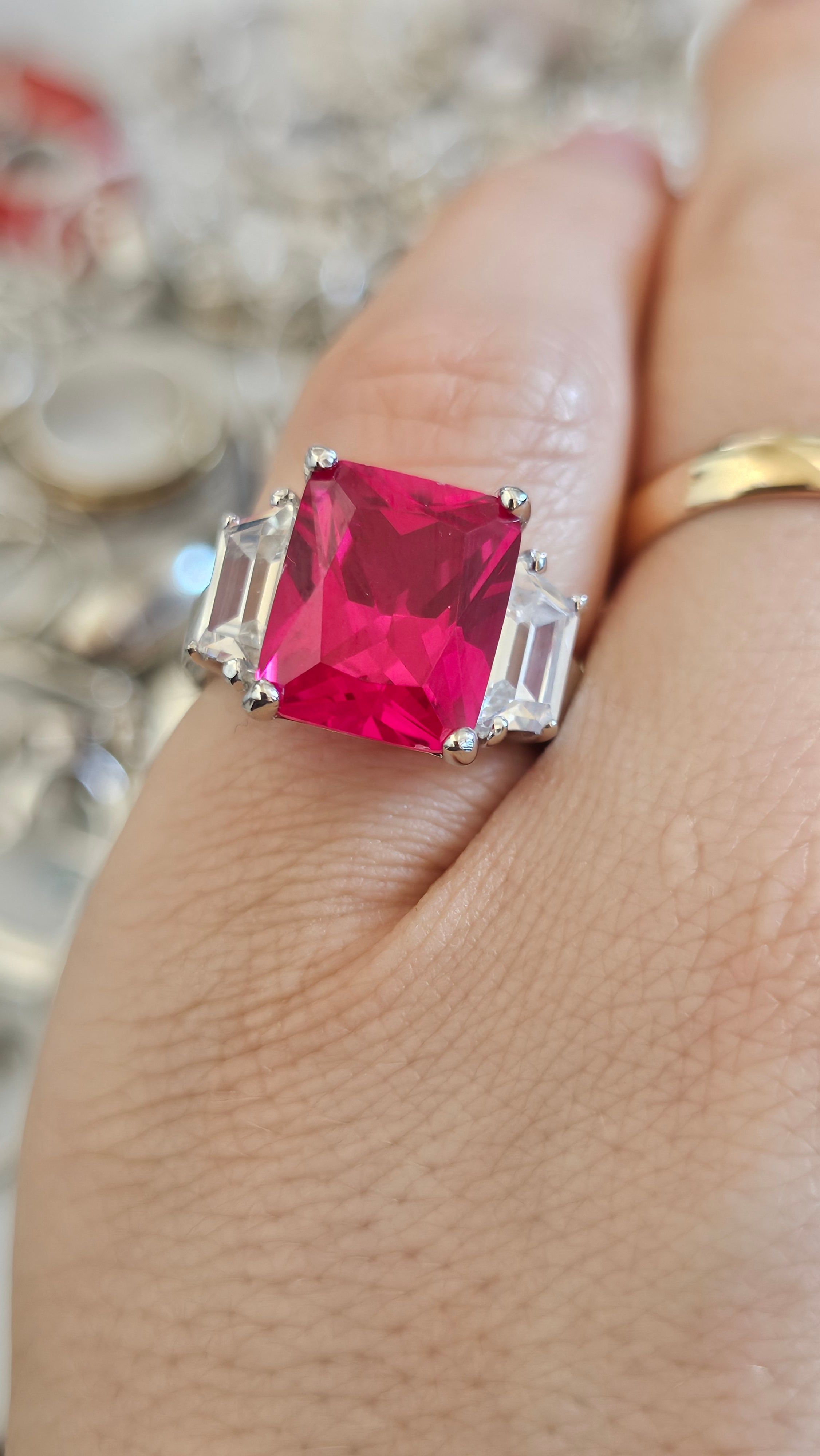 Elegant 925 Sterling Silver Red AAA CZ Statement Ring Size M
