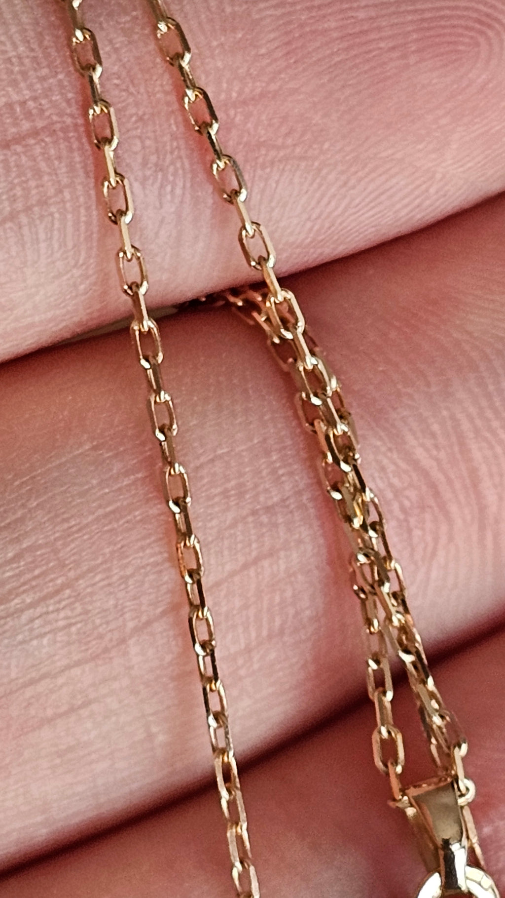 9ct Yellow Gold Oval Engraved Locket Pendant Necklace – 18" Chain