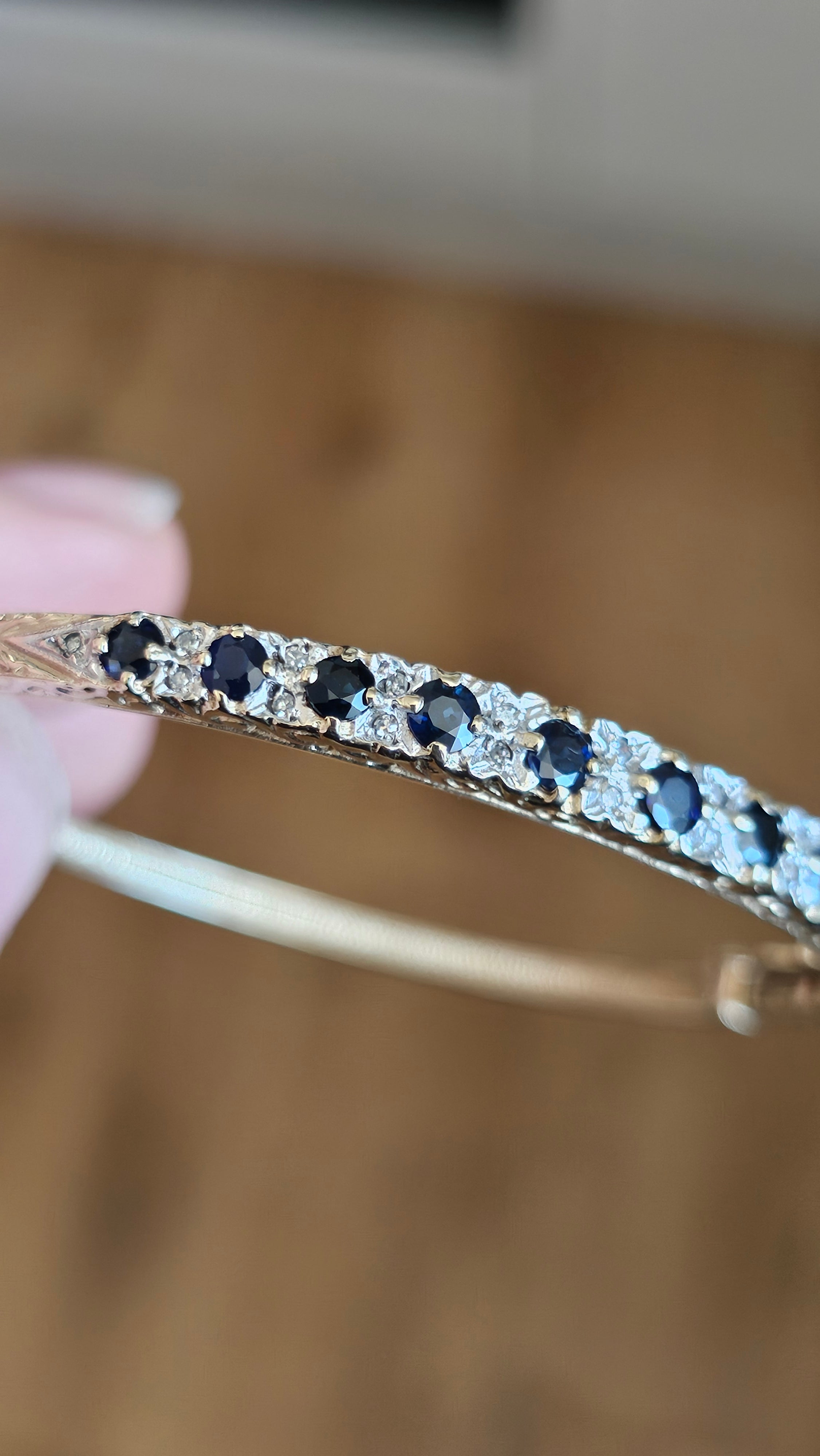 Vintage 9ct Yellow Gold Natural Sapphire & Diamond Hinged Bangle