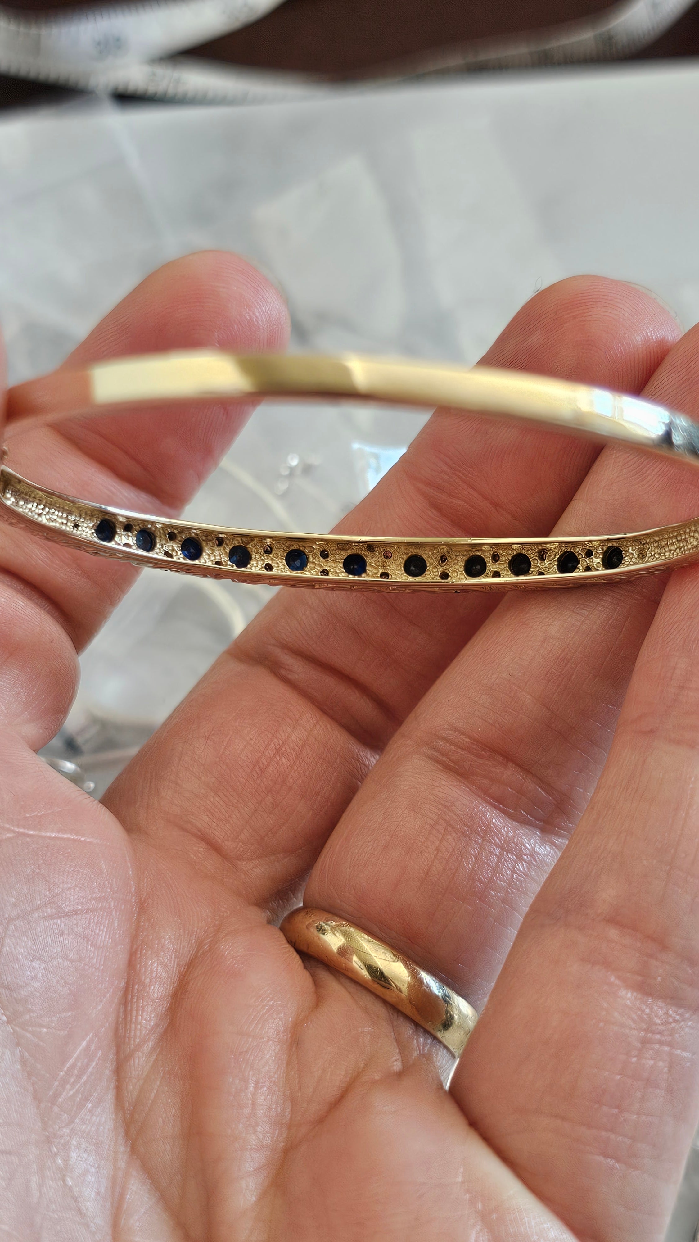 Vintage 9ct Yellow Gold Natural Sapphire & Diamond Hinged Bangle