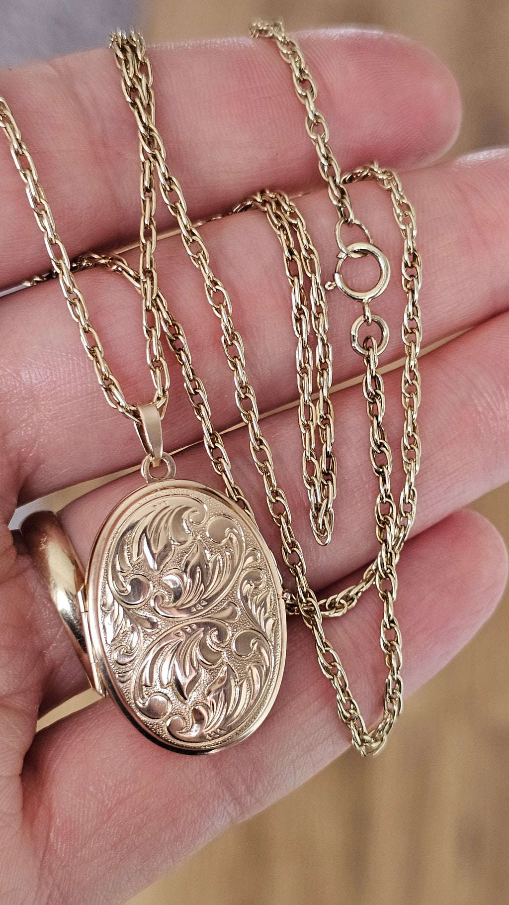 Vintage 9ct Yellow Gold Engraved Oval Locket & Chain Necklace 24"9.16g
