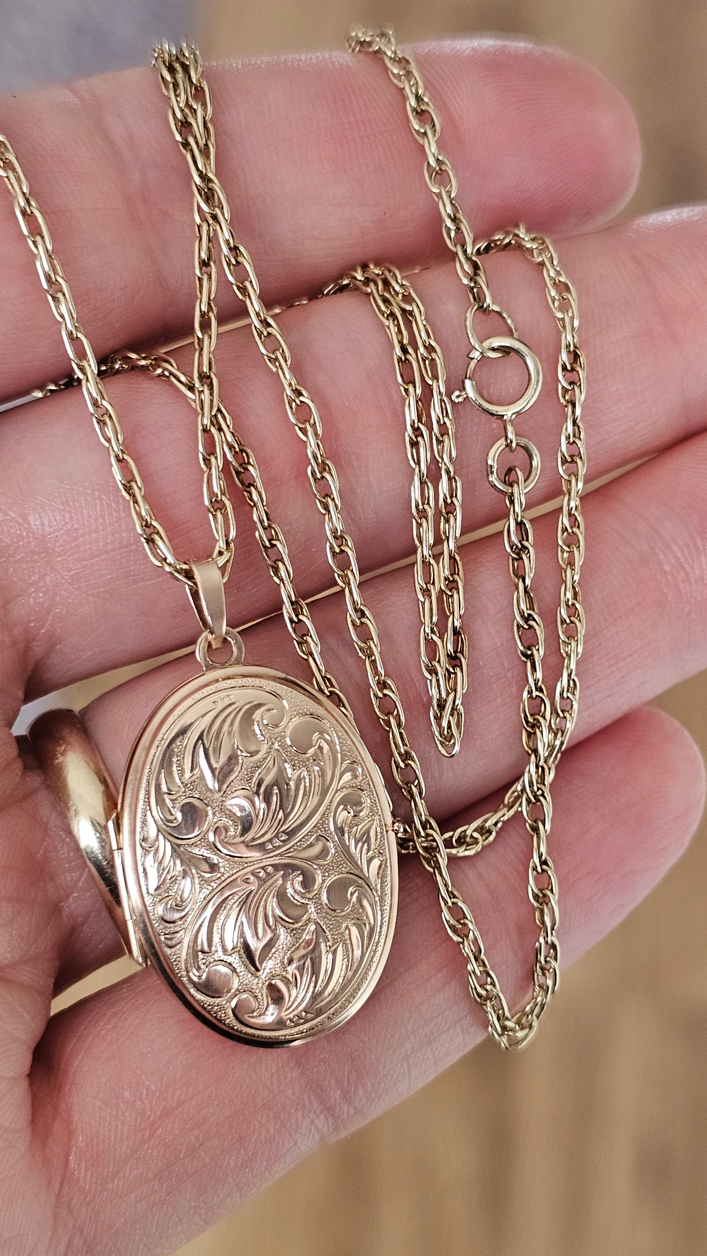 Vintage 9ct Yellow Gold Engraved Oval Locket & Chain Necklace 24"9.16g