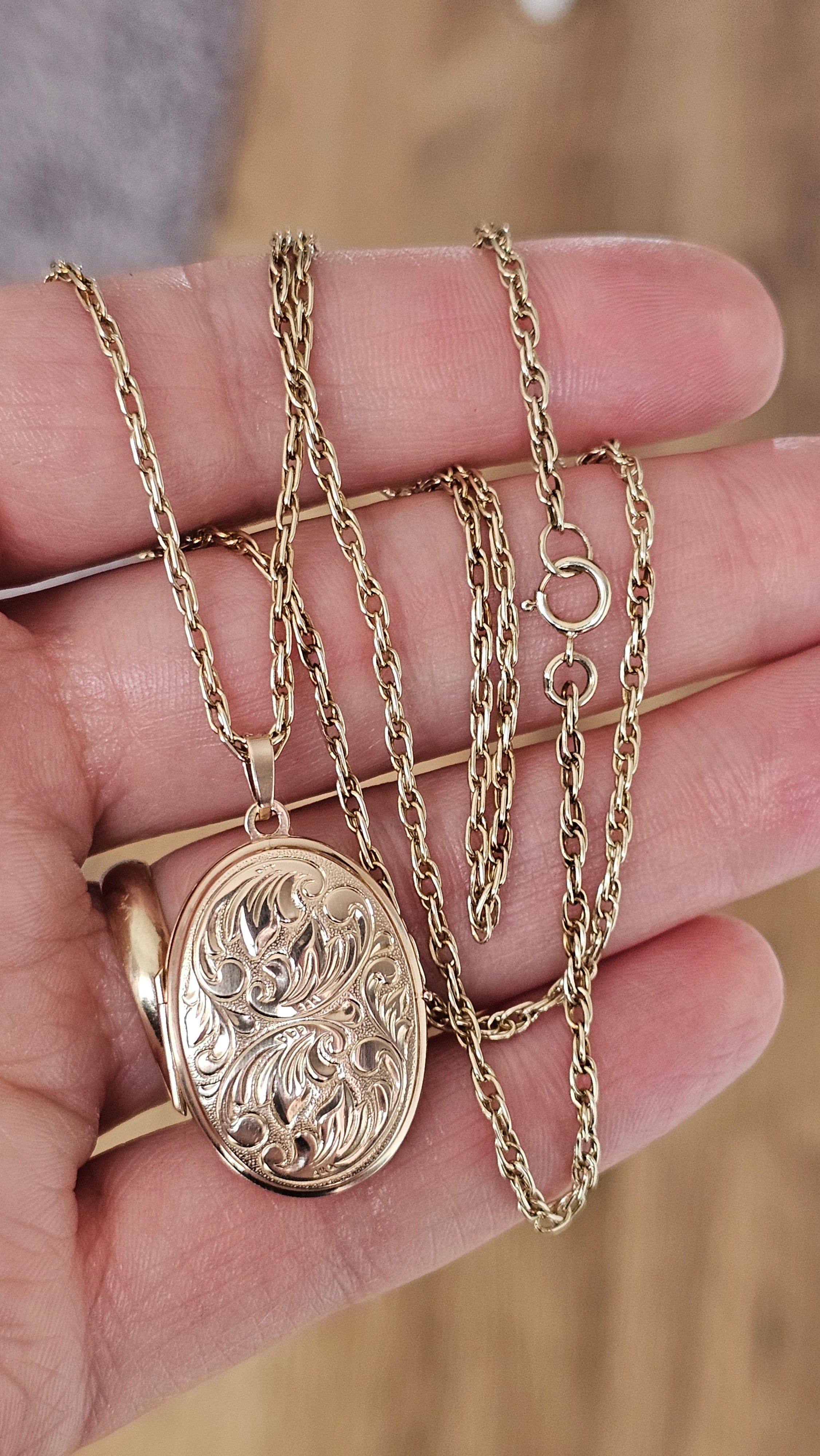 Vintage 9ct Yellow Gold Engraved Oval Locket & Chain Necklace 24"9.16g