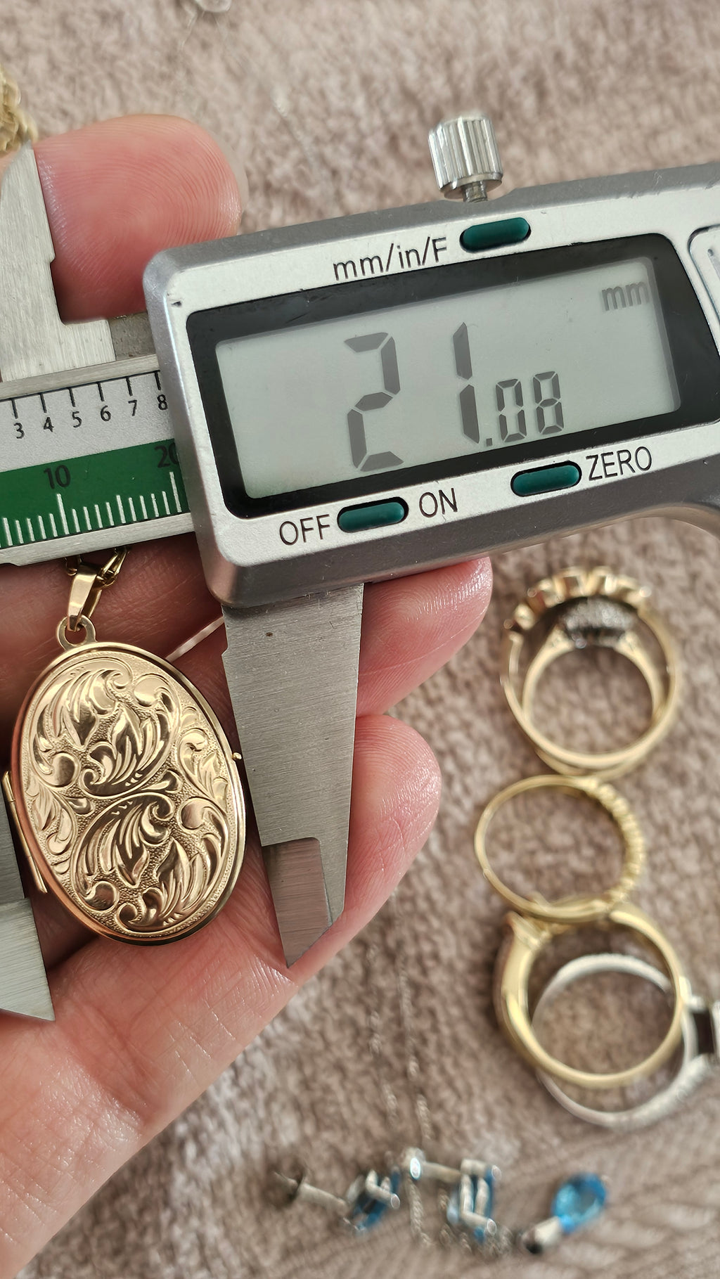 Vintage 9ct Yellow Gold Engraved Oval Locket & Chain Necklace 24"9.16g
