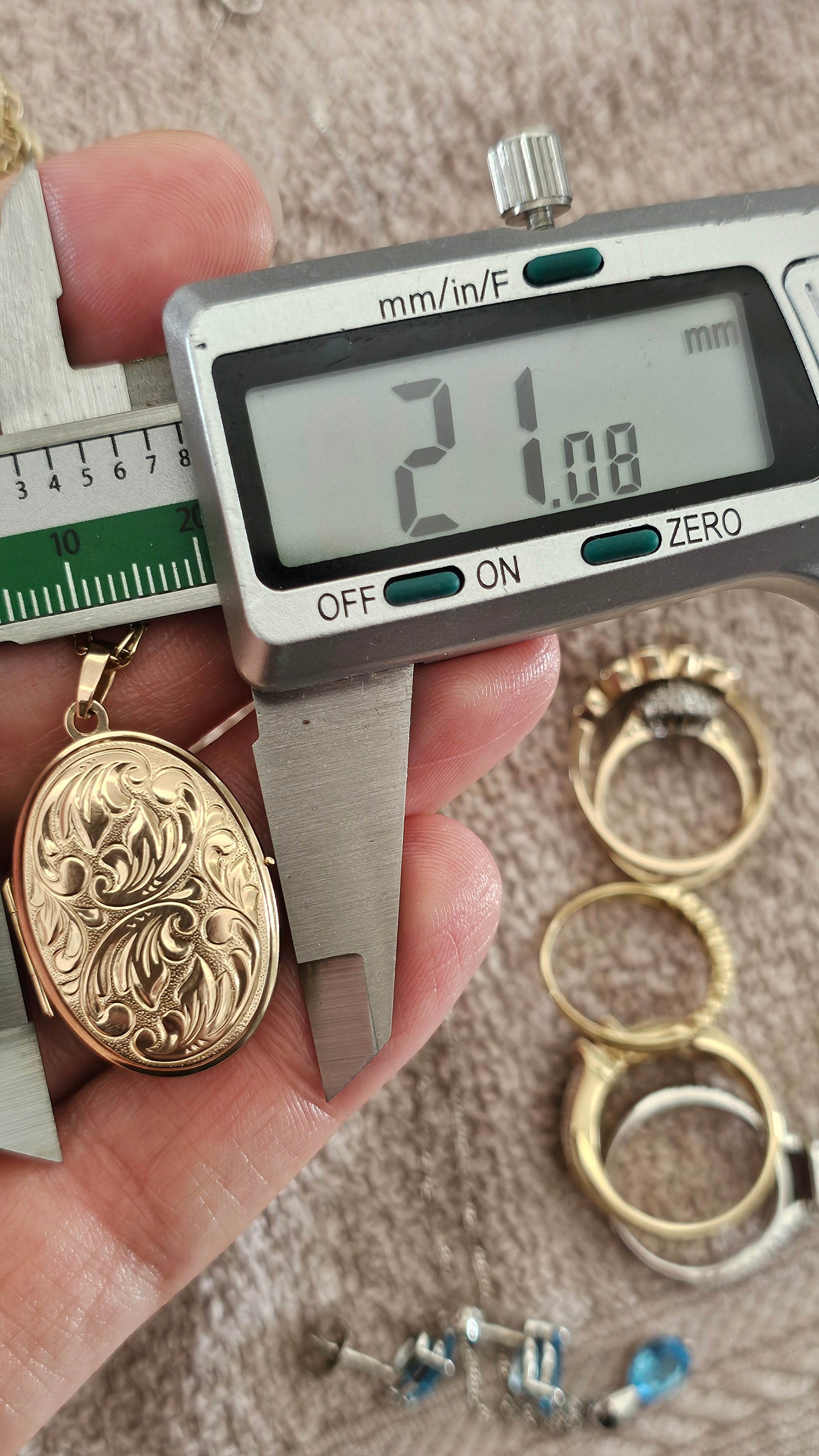 Vintage 9ct Yellow Gold Engraved Oval Locket & Chain Necklace 24"9.16g