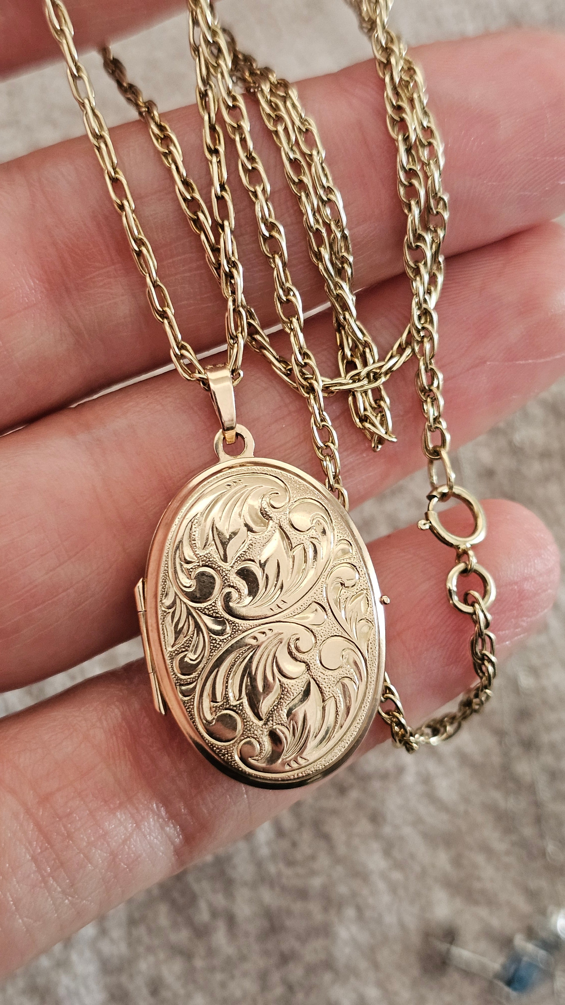 Vintage 9ct Yellow Gold Engraved Oval Locket & Chain Necklace 24"9.16g