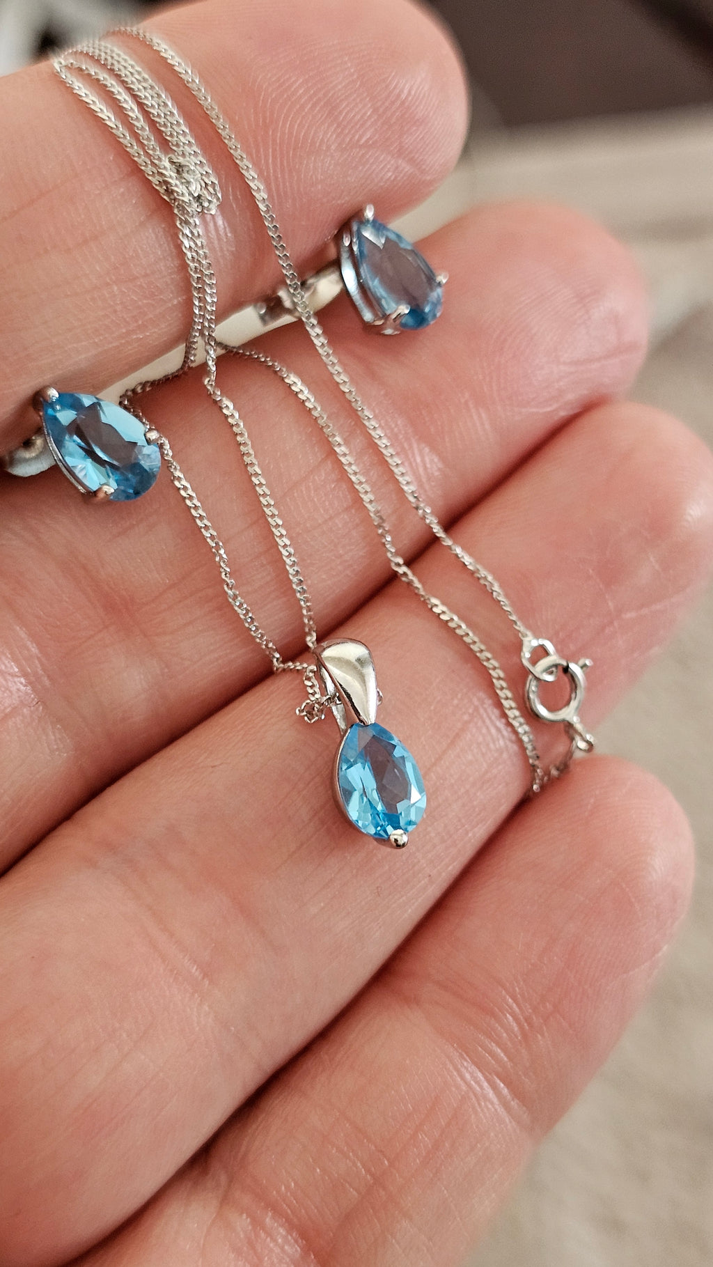 Elegant 9ct White Gold and Pear Cut Blue Topaz Jewellery Suite – Pendant & Earrings