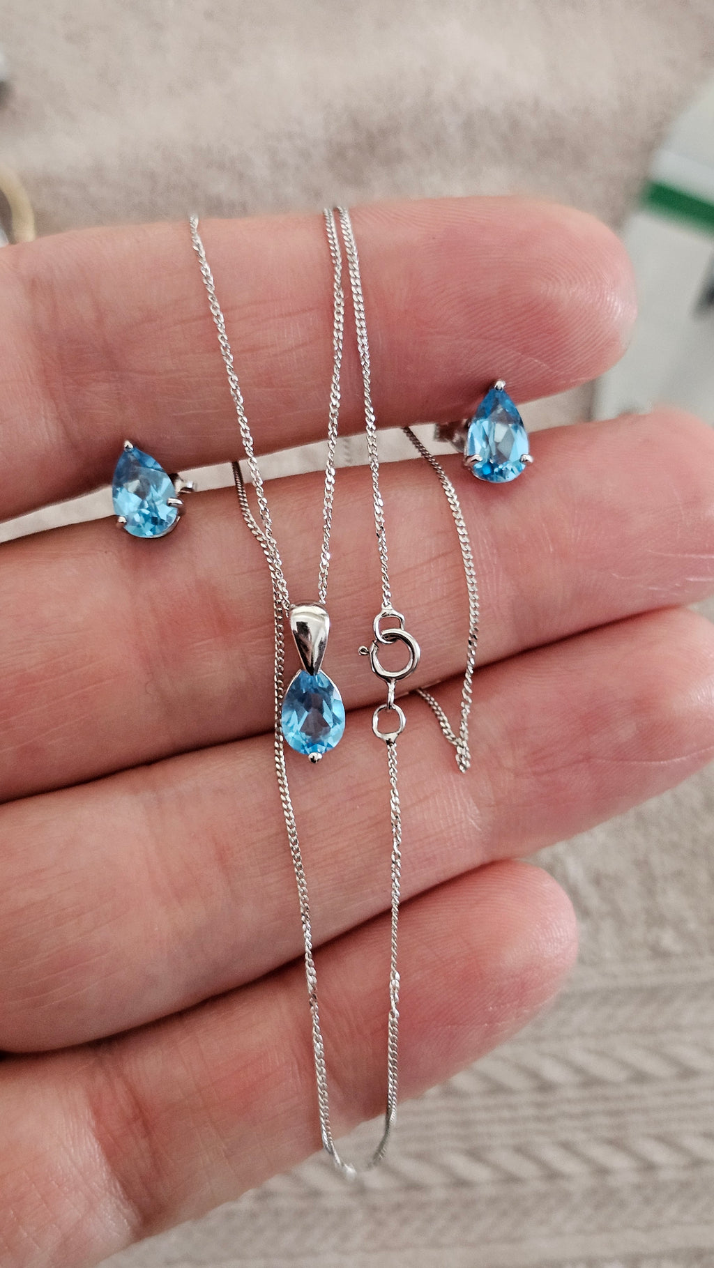 Elegant 9ct White Gold and Pear Cut Blue Topaz Jewellery Suite – Pendant & Earrings