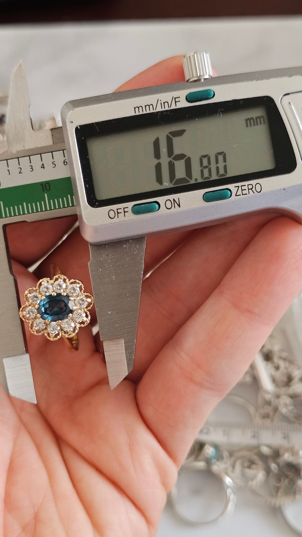 9ct Yellow Gold Teal Spinel & Zircon Cluster Ring – Size S 1/2