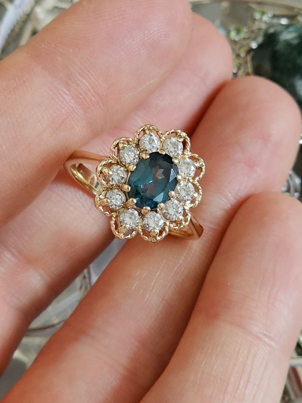 9ct Yellow Gold Teal Spinel & Zircon Cluster Ring – Size S 1/2