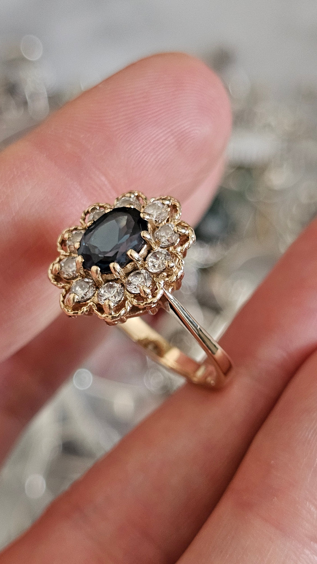 9ct Yellow Gold Teal Spinel & Zircon Cluster Ring – Size S 1/2