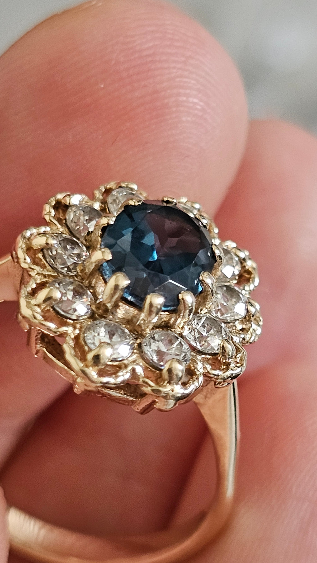 9ct Yellow Gold Teal Spinel & Zircon Cluster Ring – Size S 1/2
