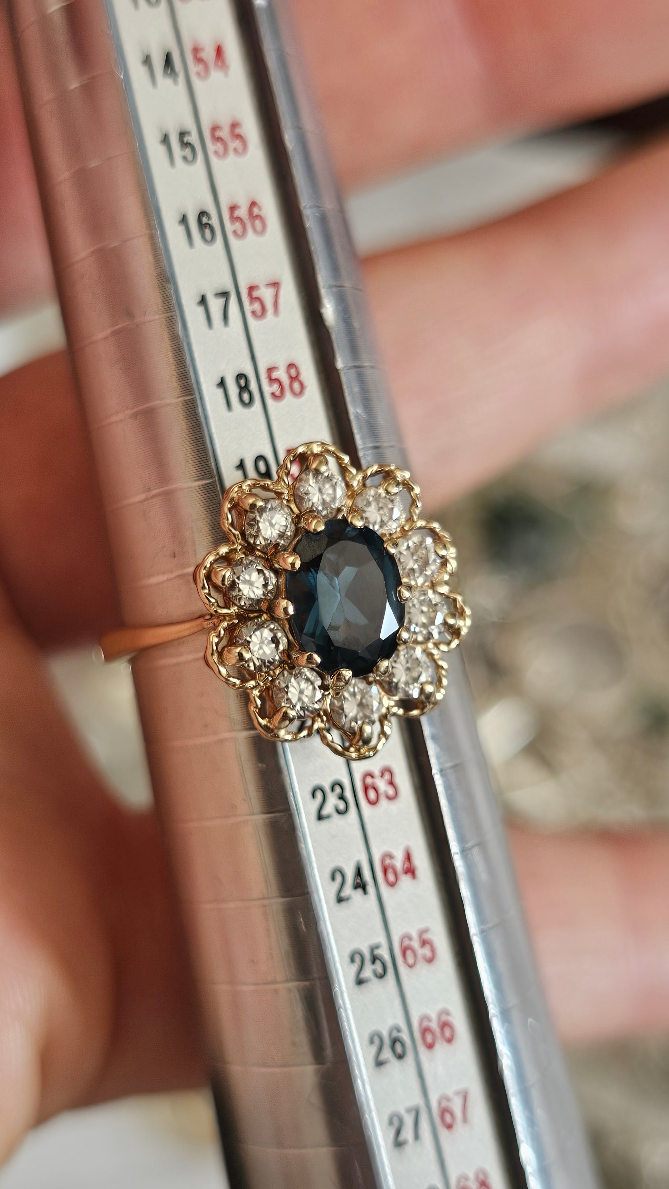 9ct Yellow Gold Teal Spinel & Zircon Cluster Ring – Size S 1/2