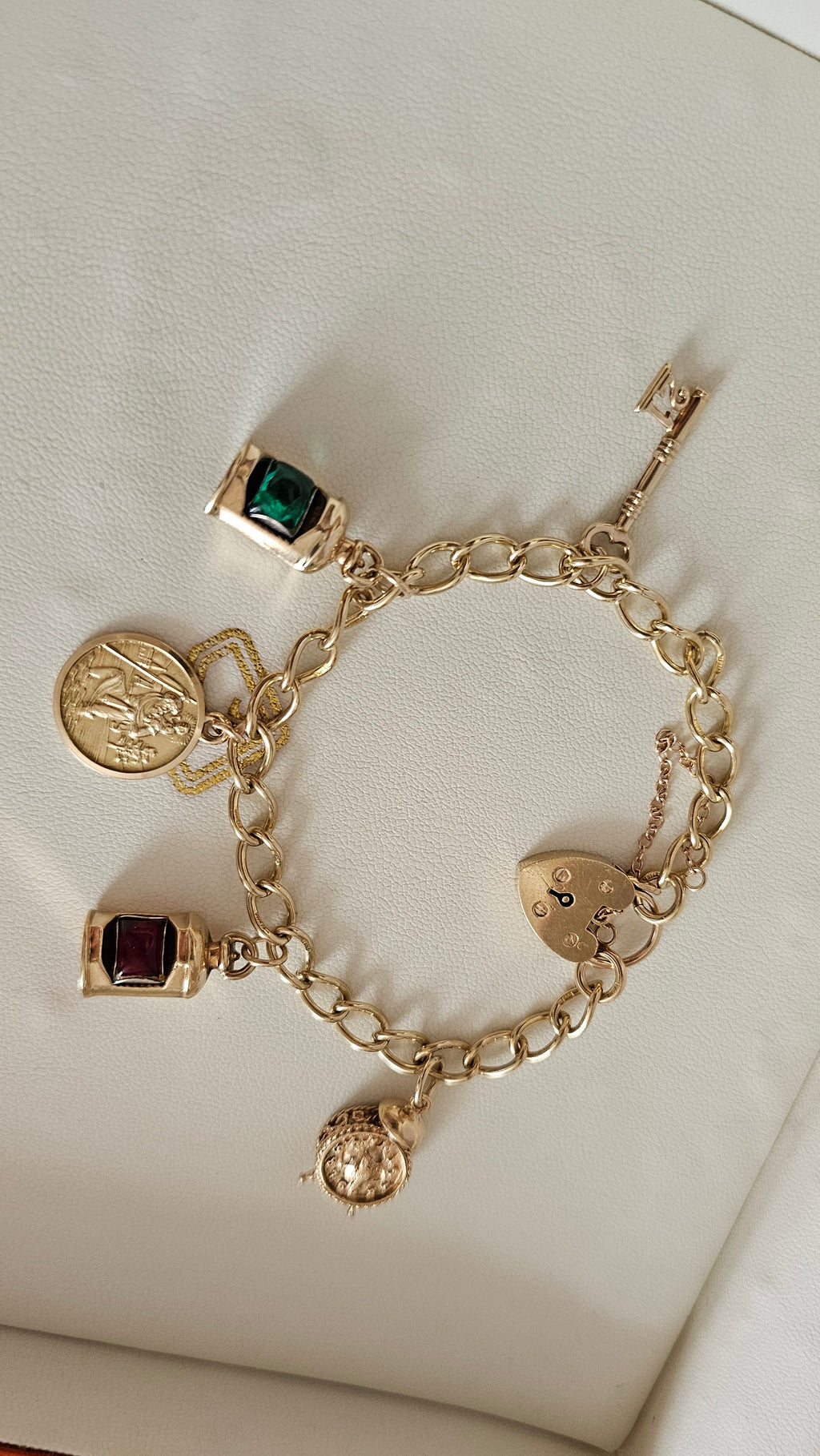 Vintage 9ct Yellow Gold Charm Bracelet with Heart Padlock & 5 Charms