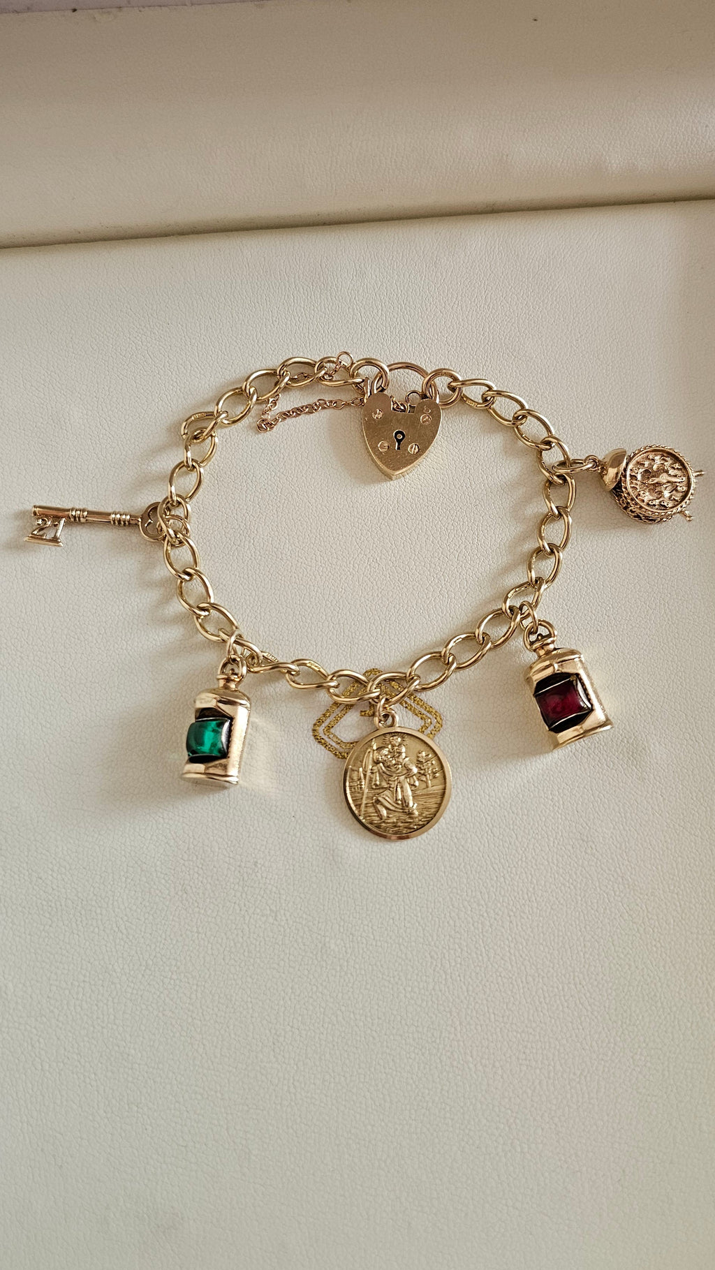 Vintage 9ct Yellow Gold Charm Bracelet with Heart Padlock & 5 Charms