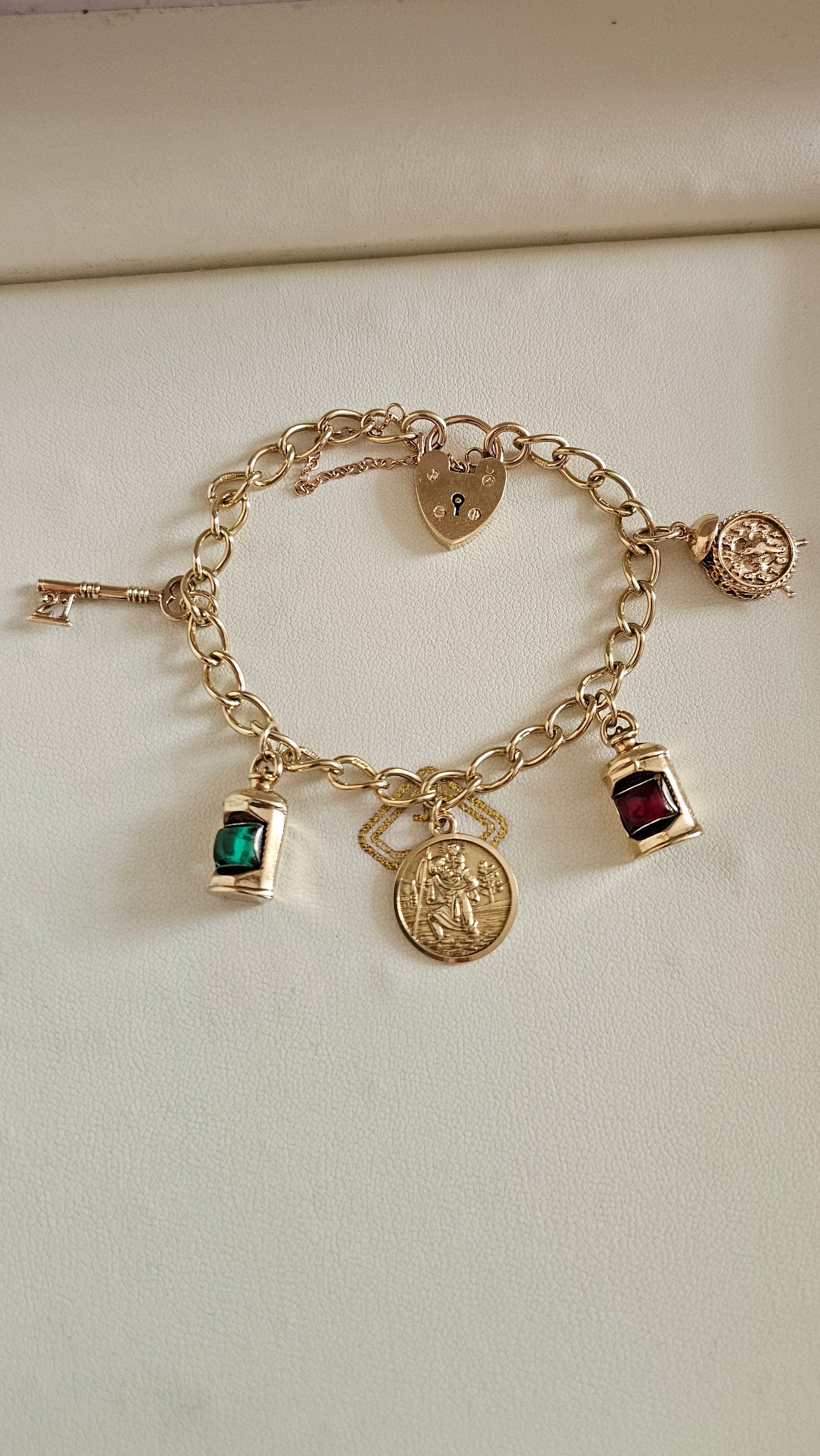 Vintage 9ct Yellow Gold Charm Bracelet with Heart Padlock & 5 Charms