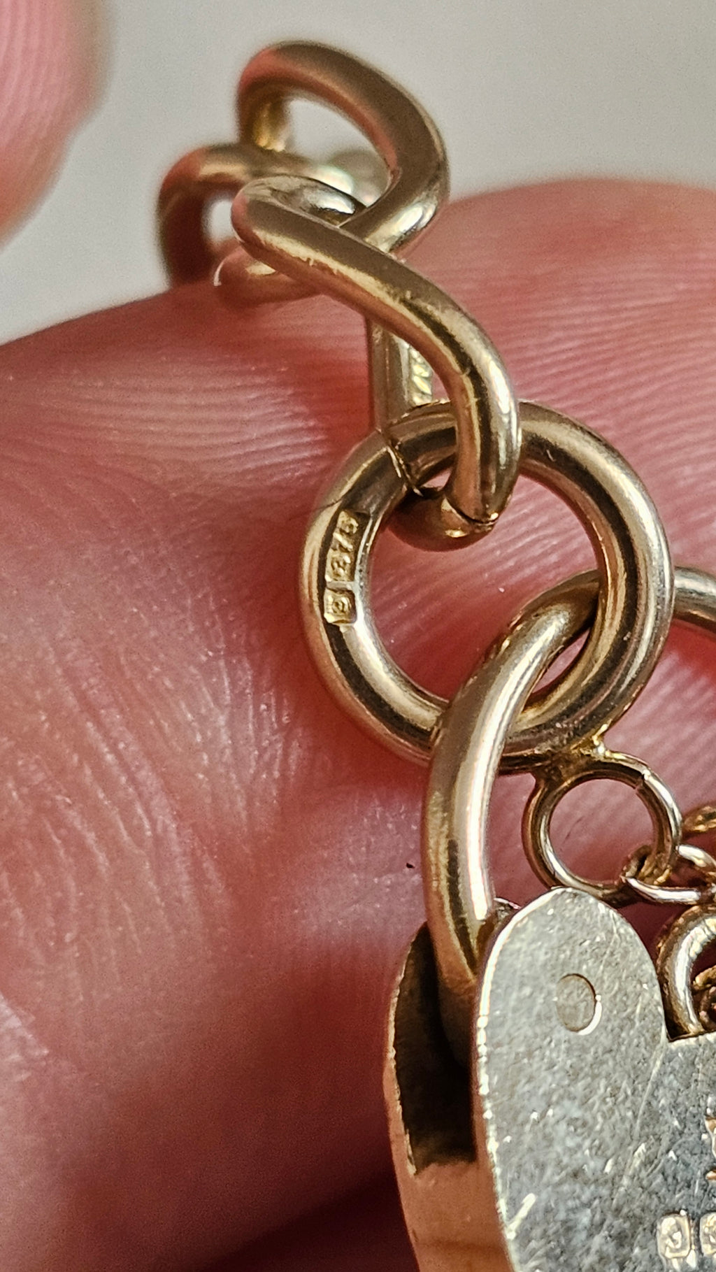 Vintage 9ct Yellow Gold Charm Bracelet with Heart Padlock & 5 Charms