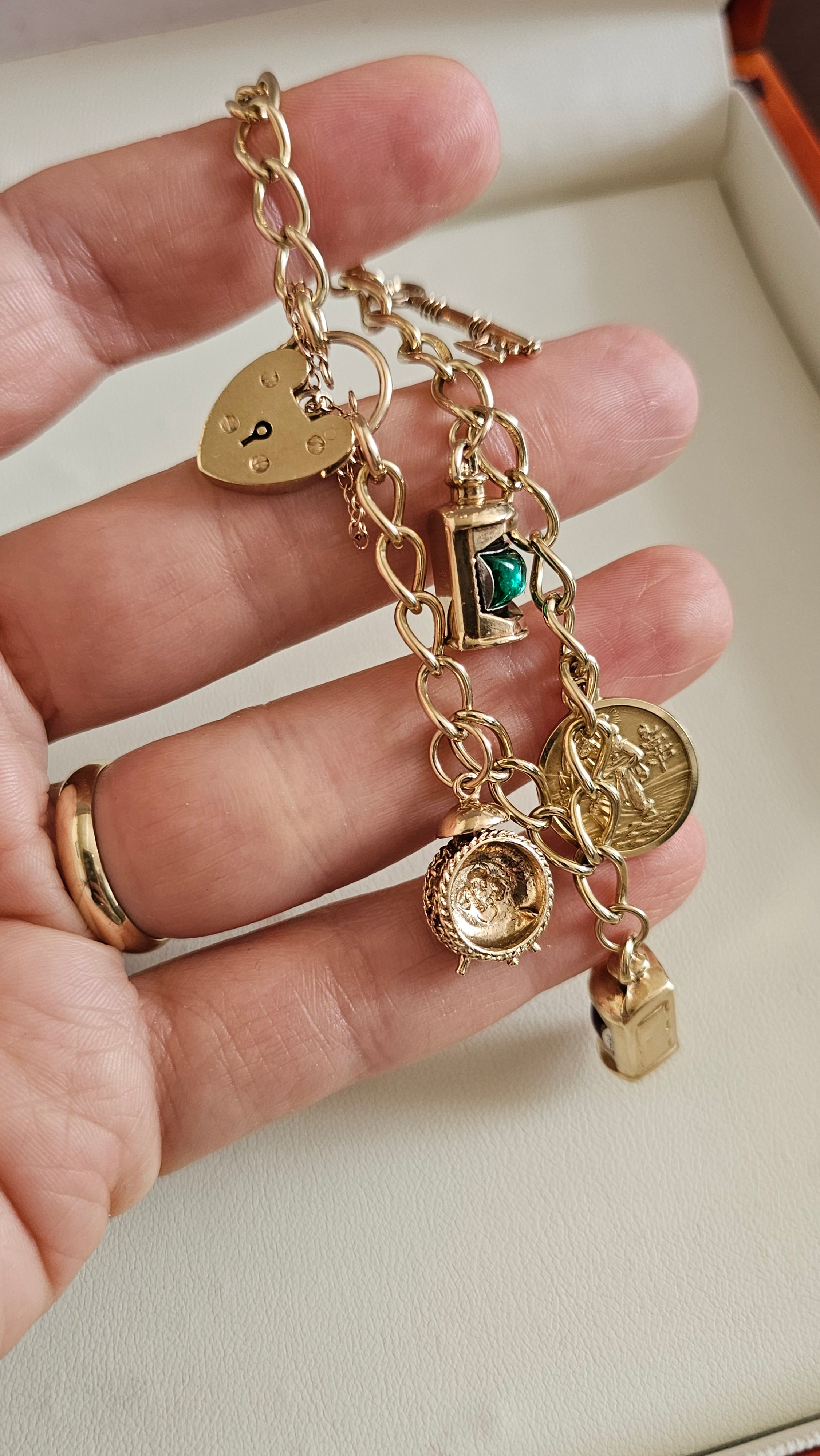 Vintage 9ct Yellow Gold Charm Bracelet with Heart Padlock & 5 Charms