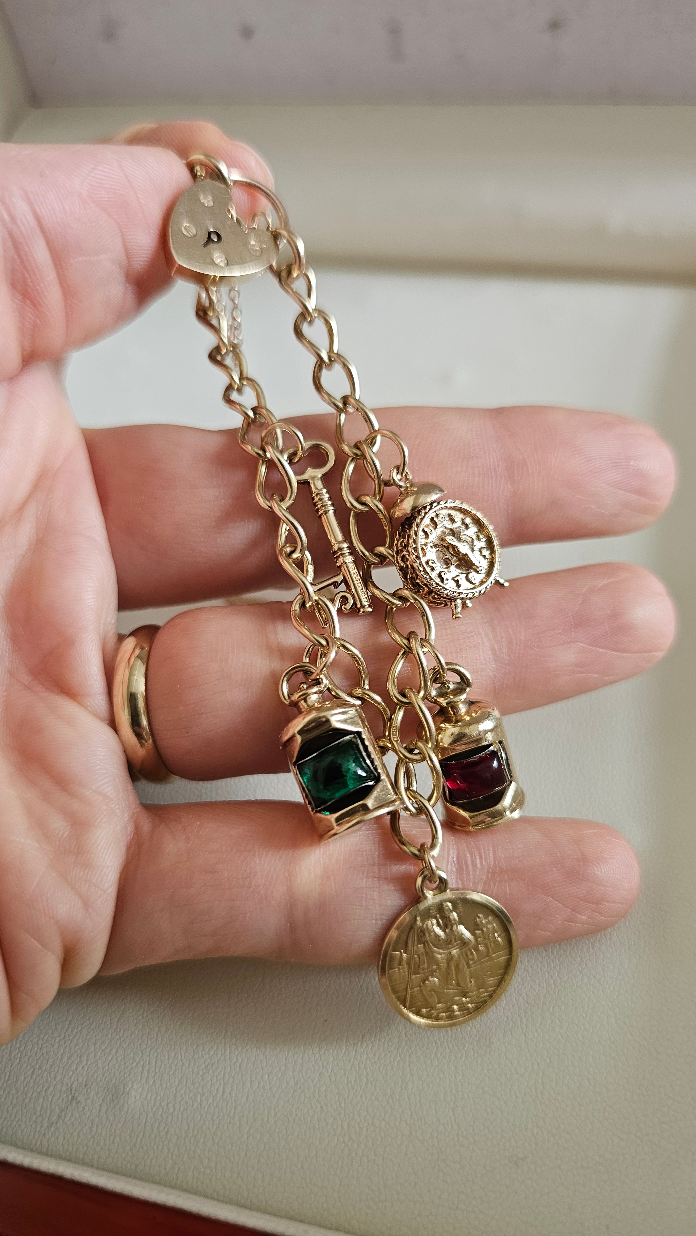 Vintage 9ct Yellow Gold Charm Bracelet with Heart Padlock & 5 Charms