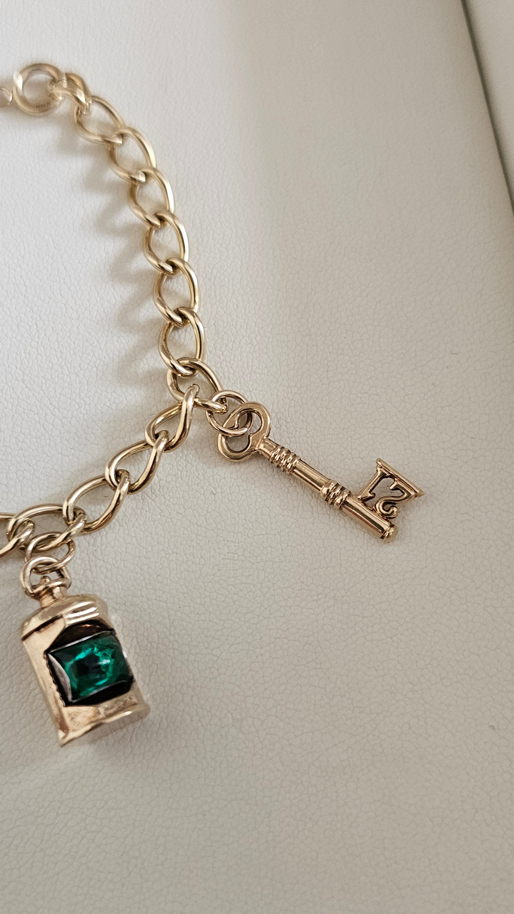 Vintage 9ct Yellow Gold Charm Bracelet with Heart Padlock & 5 Charms