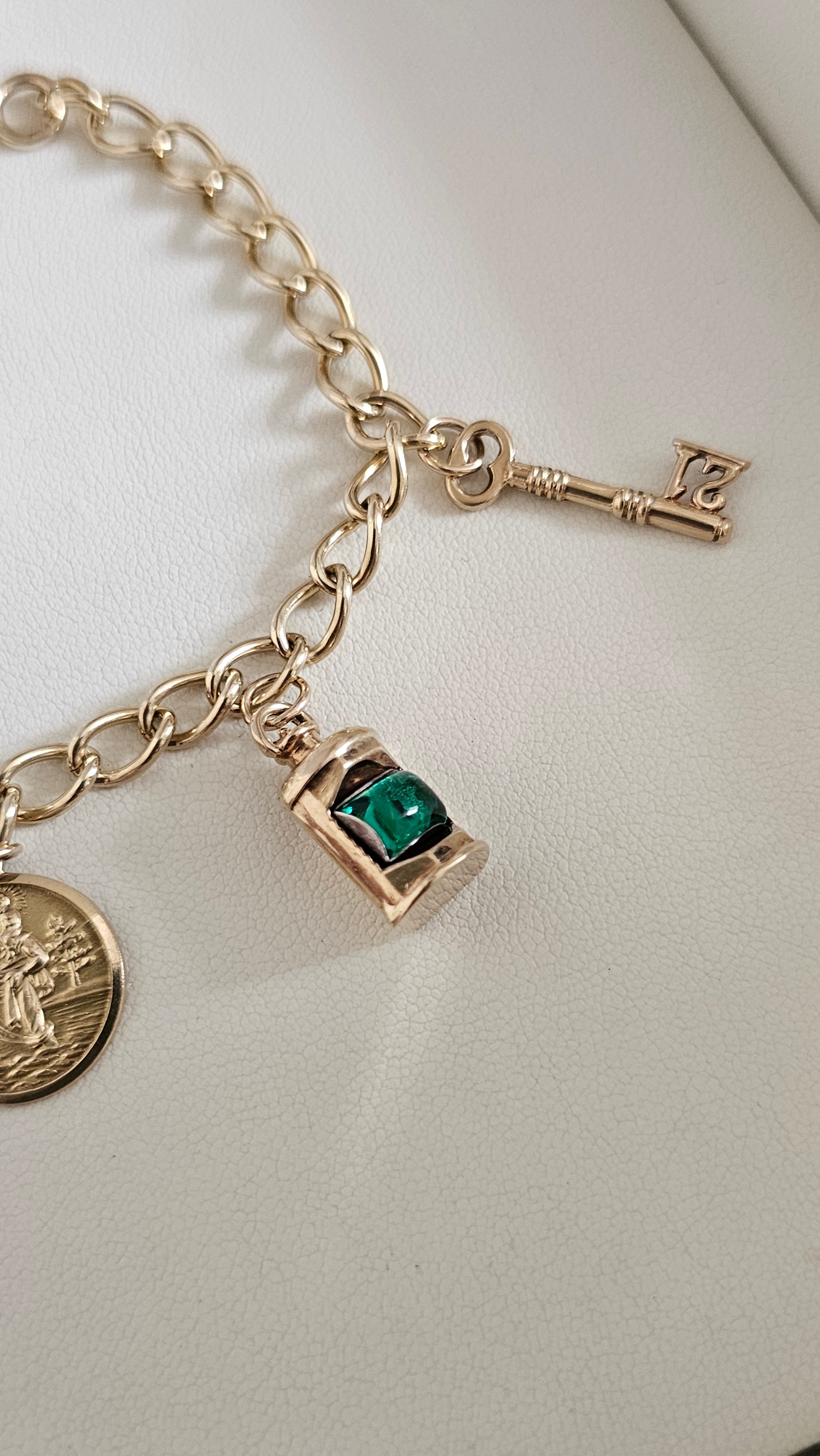 Vintage 9ct Yellow Gold Charm Bracelet with Heart Padlock & 5 Charms