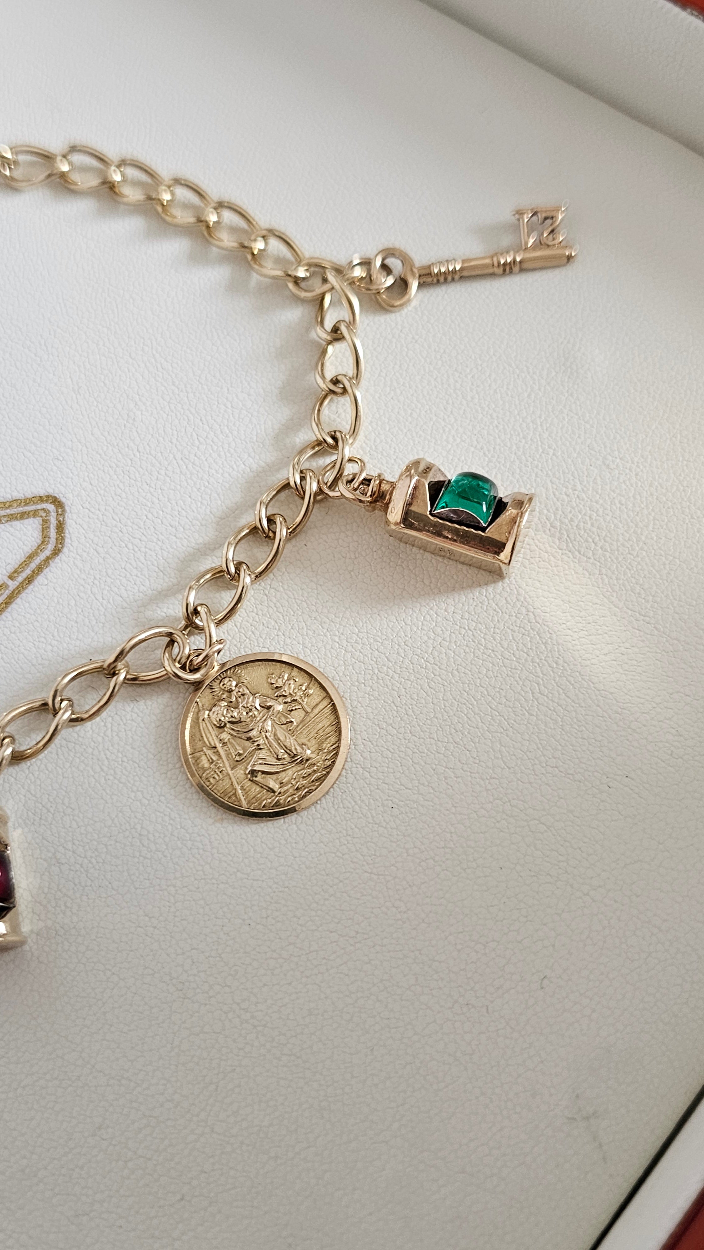 Vintage 9ct Yellow Gold Charm Bracelet with Heart Padlock & 5 Charms