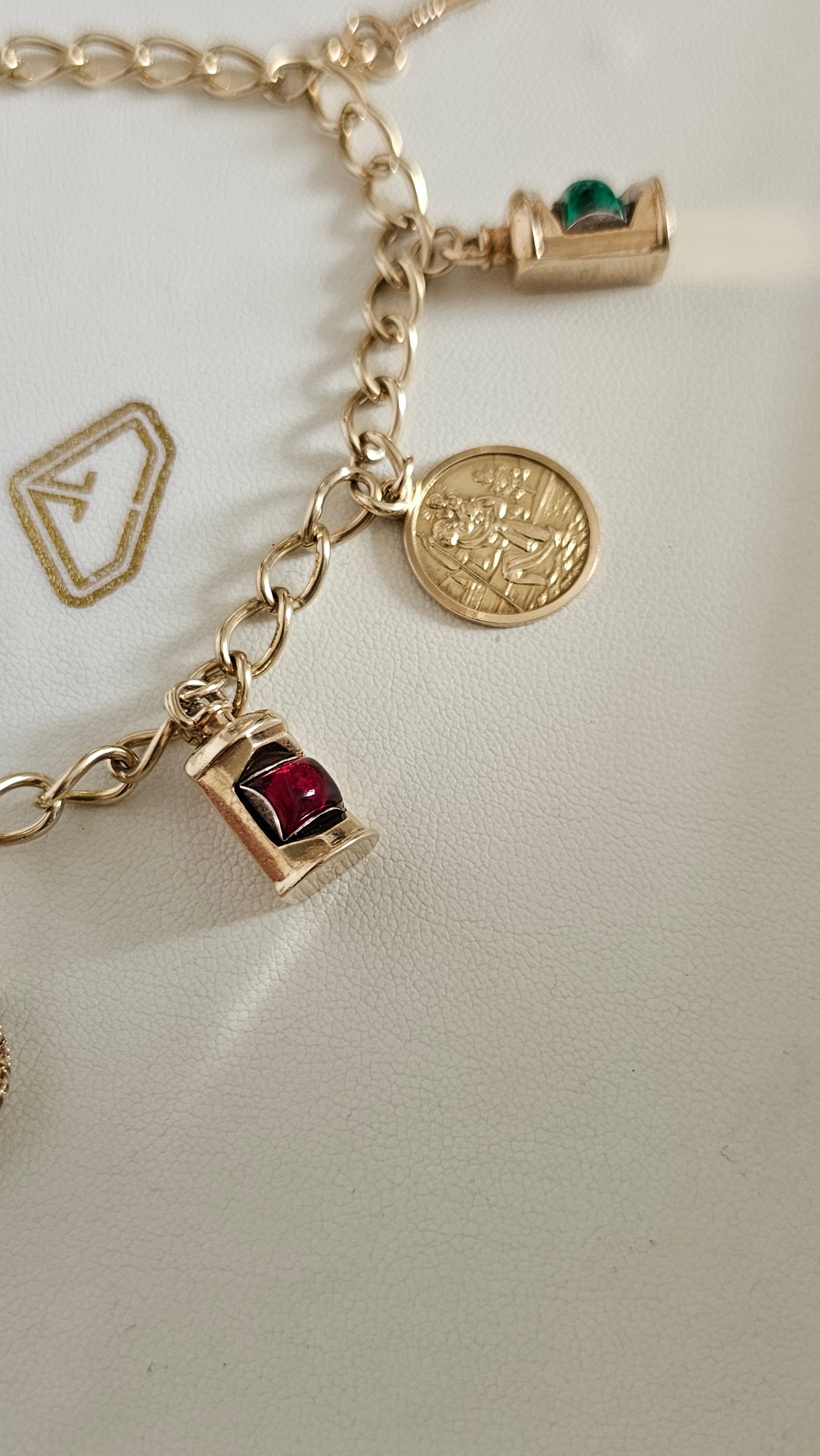 Vintage 9ct Yellow Gold Charm Bracelet with Heart Padlock & 5 Charms
