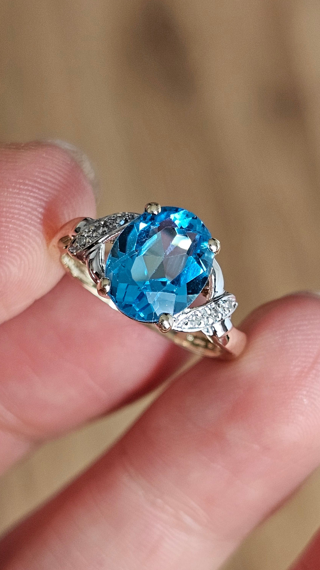 9ct Yellow Gold Oval Swiss Blue Topaz & Diamond Crossover Ring – Size N