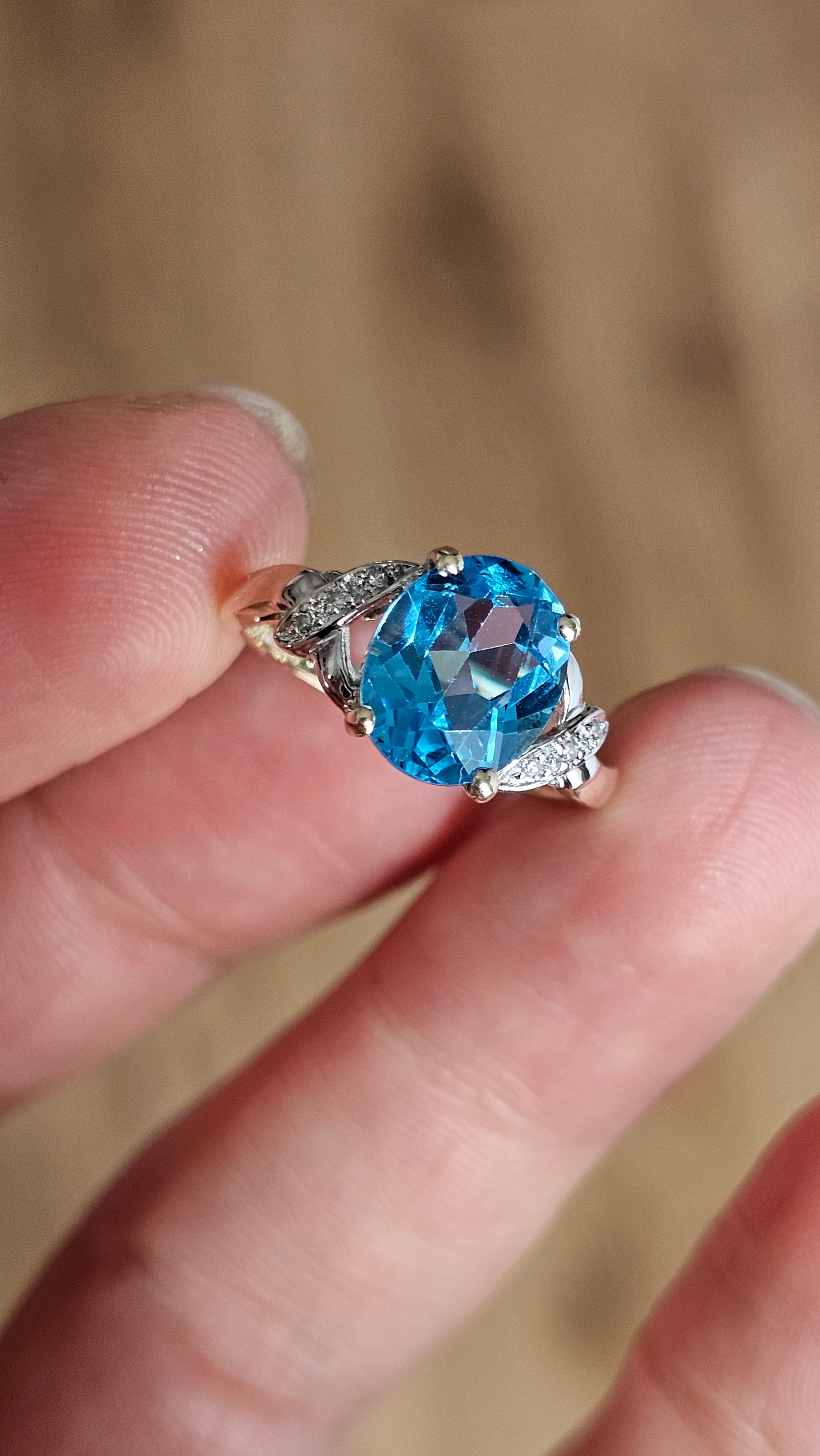 9ct Yellow Gold Oval Swiss Blue Topaz & Diamond Crossover Ring – Size N