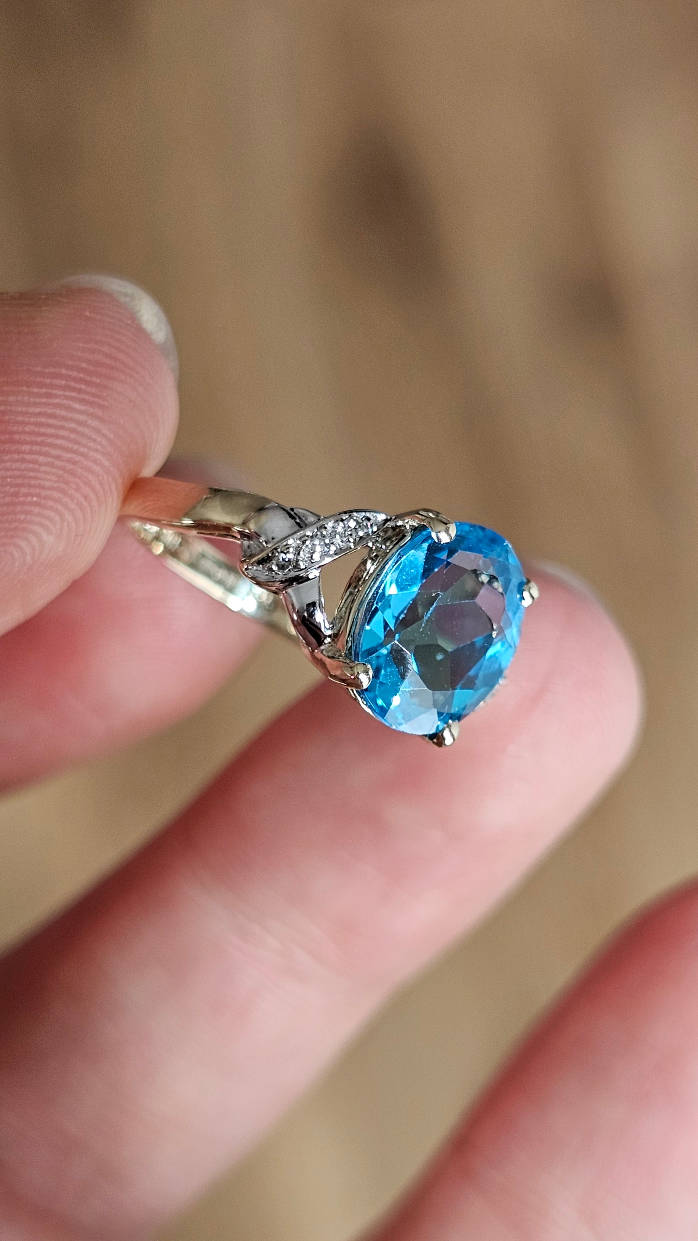 9ct Yellow Gold Oval Swiss Blue Topaz & Diamond Crossover Ring – Size N