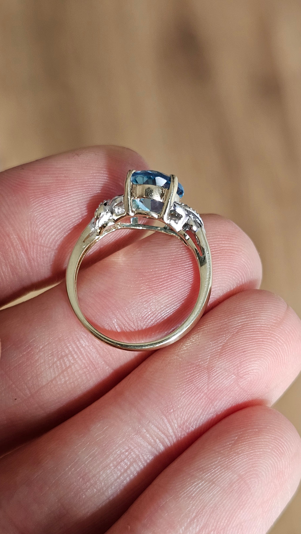 9ct Yellow Gold Oval Swiss Blue Topaz & Diamond Crossover Ring – Size N