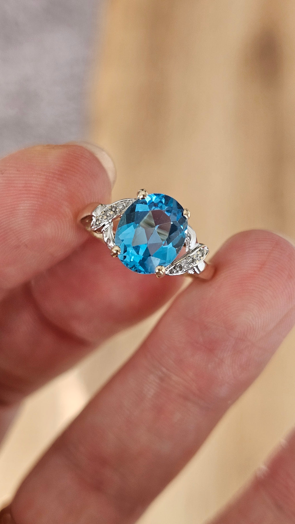 9ct Yellow Gold Oval Swiss Blue Topaz & Diamond Crossover Ring – Size N