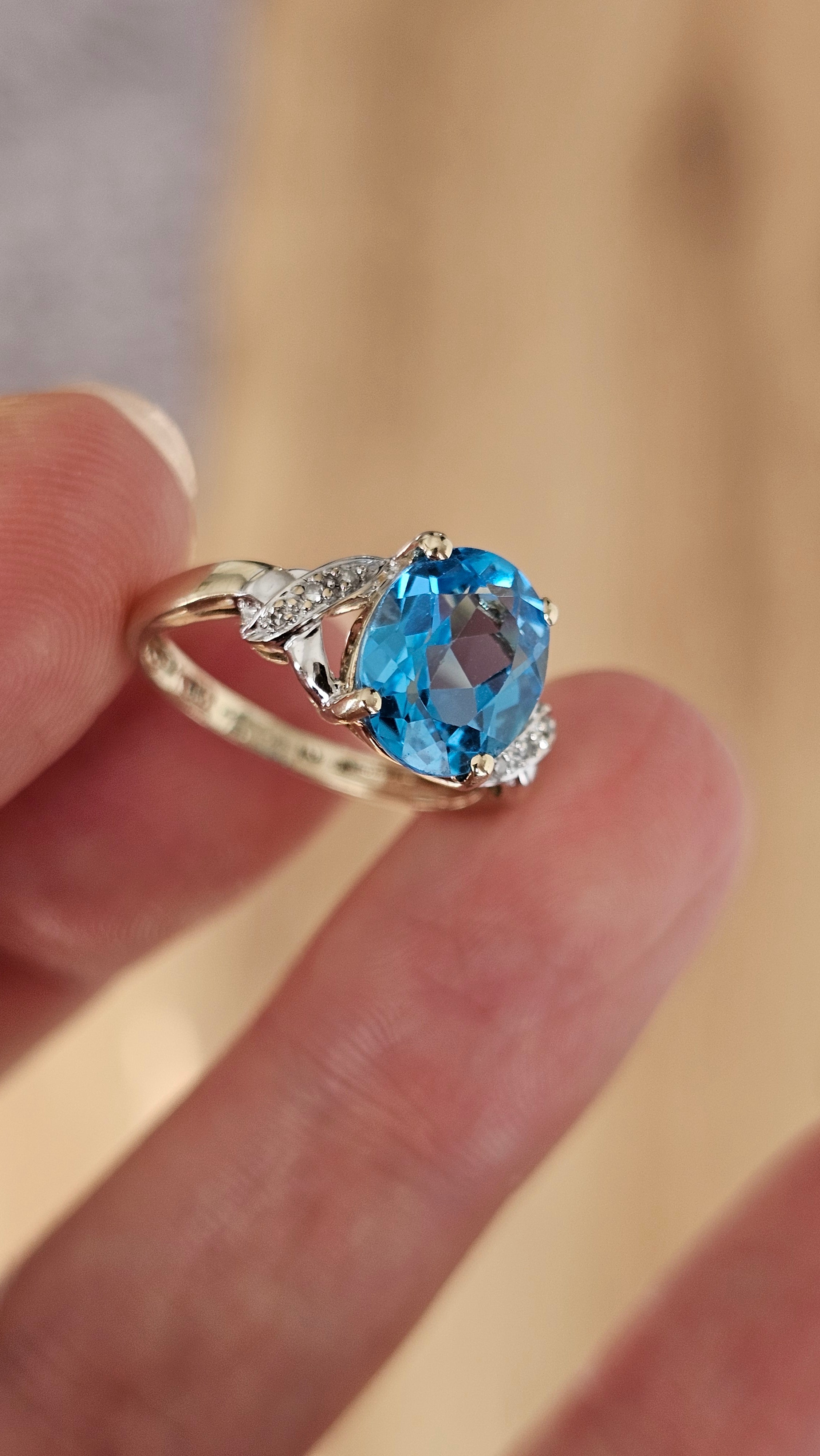 9ct Yellow Gold Oval Swiss Blue Topaz & Diamond Crossover Ring – Size N