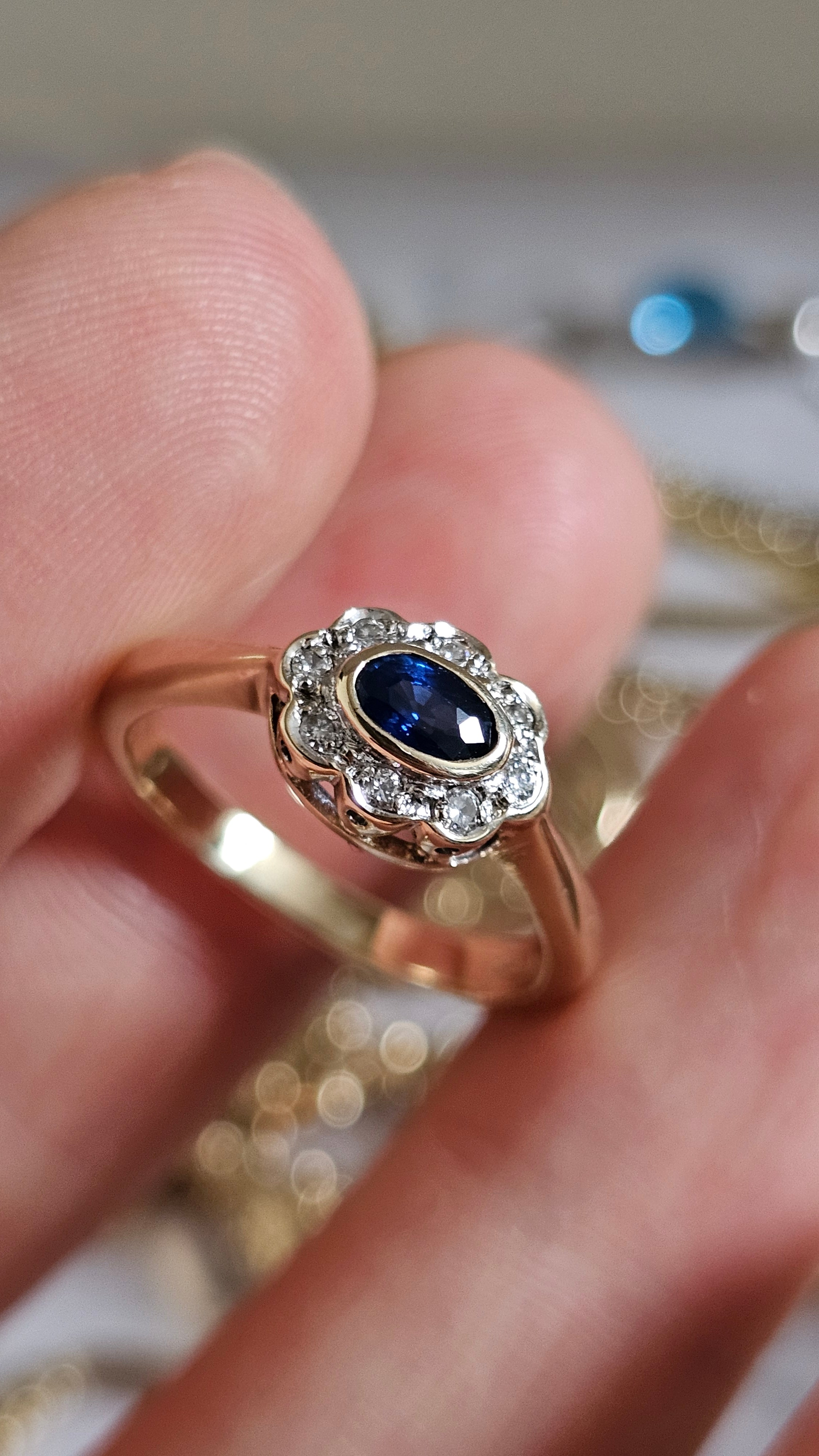 9ct Yellow Gold Natural Sapphire & Diamond Cluster Ring – Size N ½