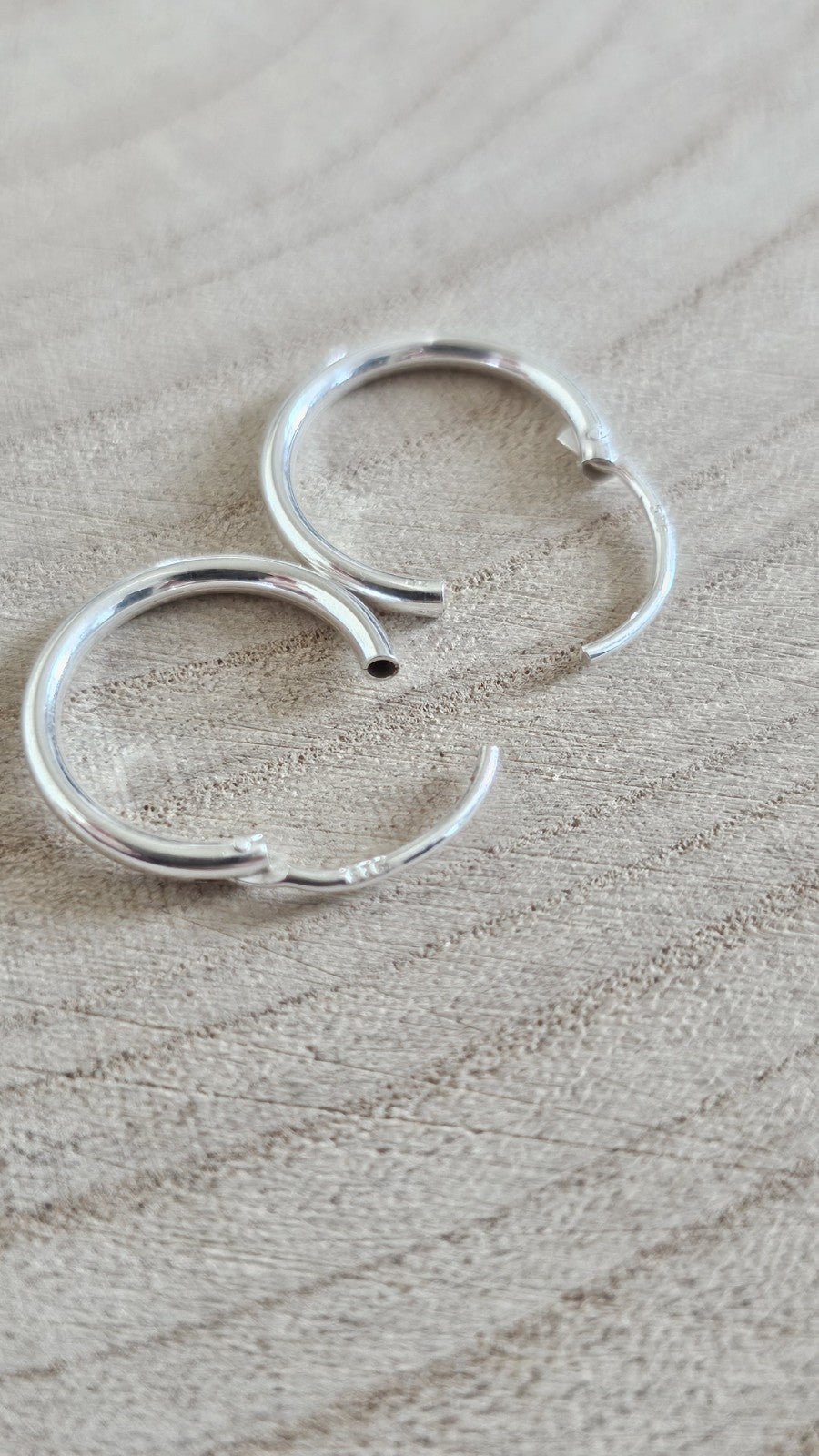 925 Sterling Silver Hoop Earrings 18mm Classic Polished Sleeper Hoops