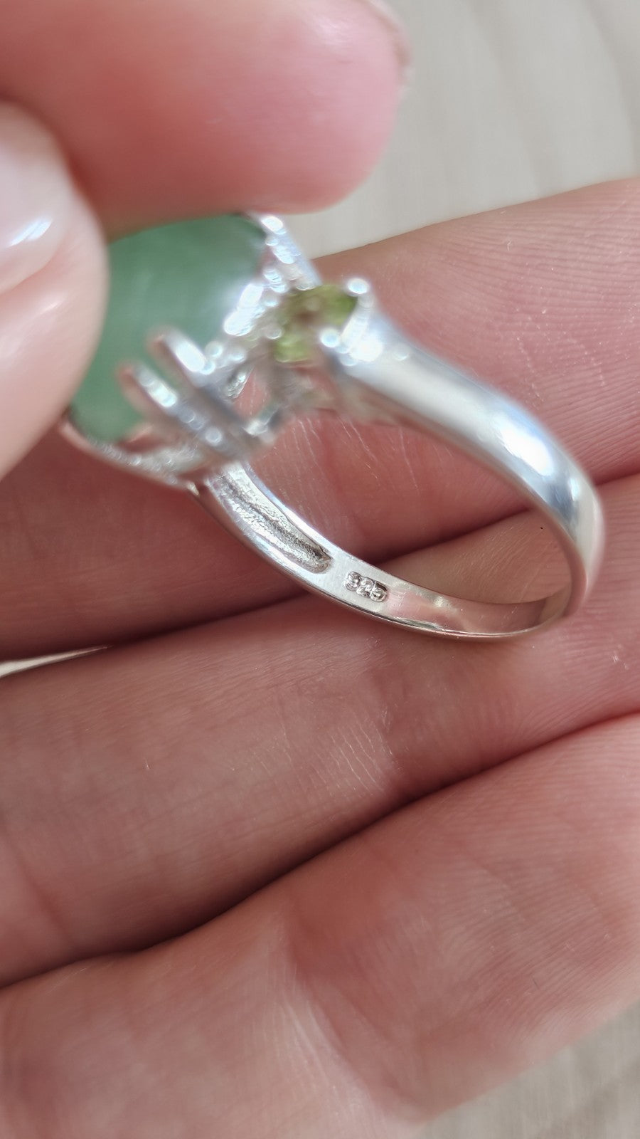 925 Sterling Silver Jade & Peridot Gemstone Ring Size P 4.28g