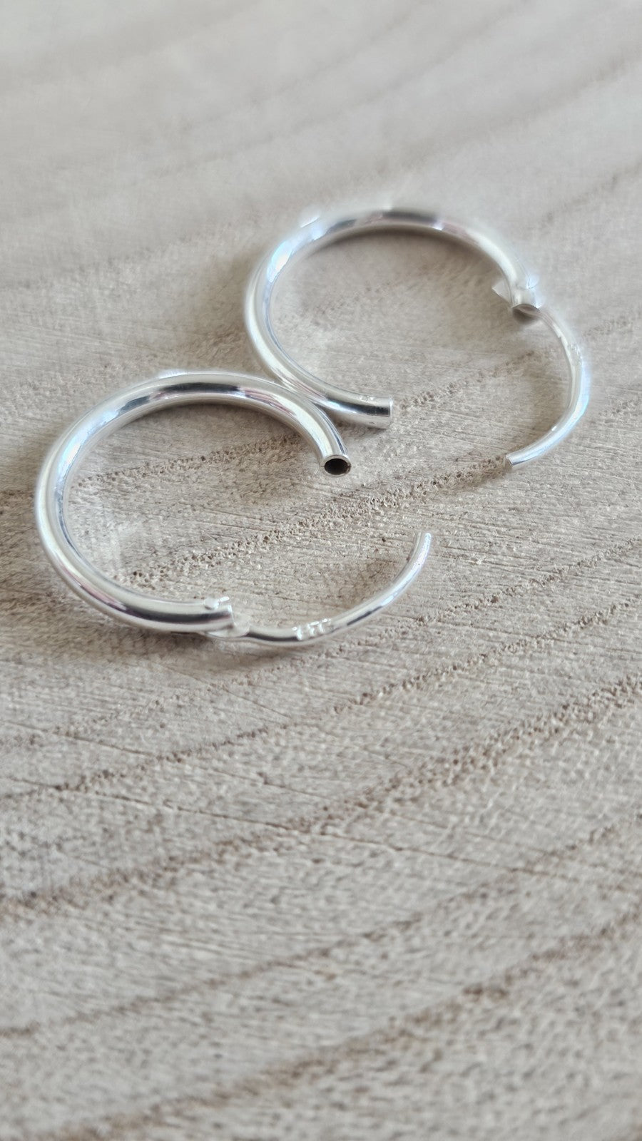 925 Sterling Silver Hoop Earrings 18mm Classic Polished Sleeper Hoops