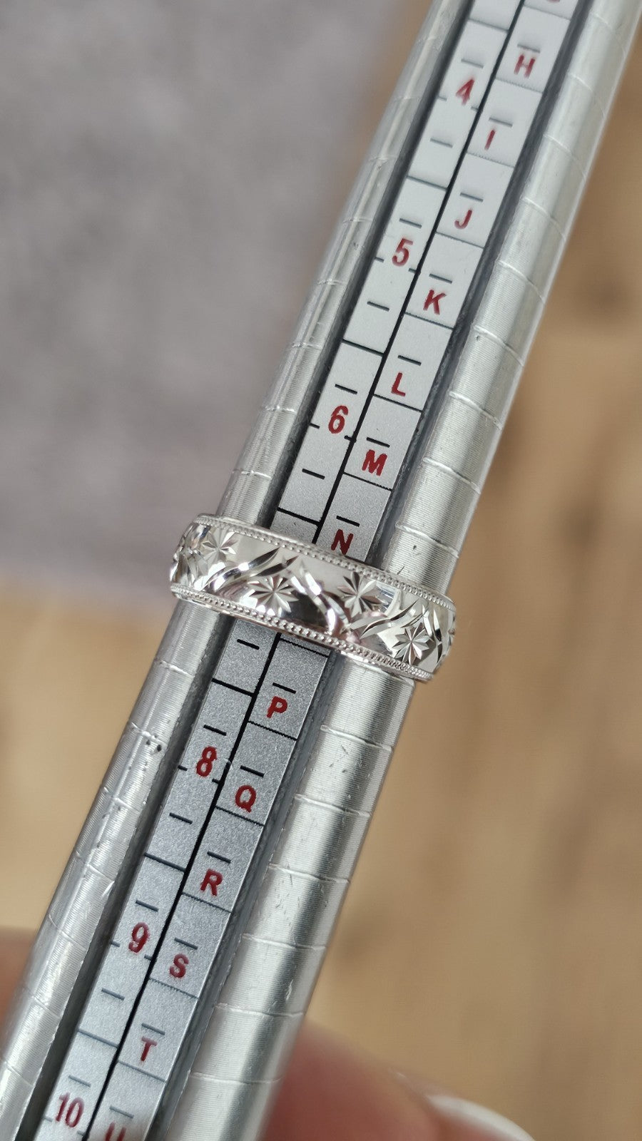 9ct White Gold Engraved Floral Starburst Band Ring Size N 1/2 Hallmarked 3.77g