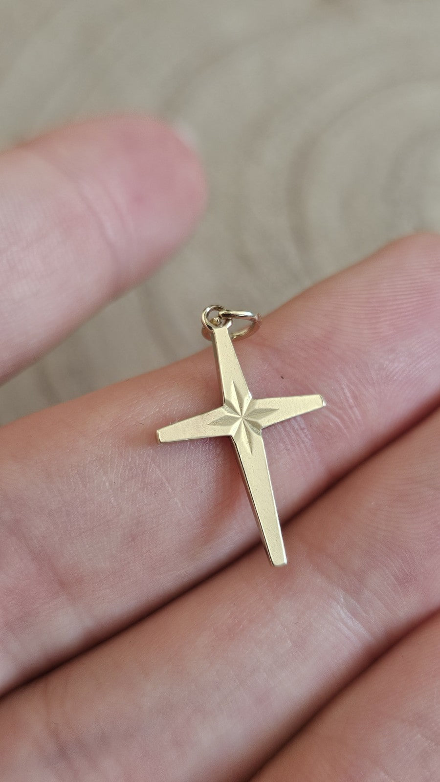 Vintage 1939 9ct Yellow Gold Cross Pendant Joseph Cook & Son Hallmarked 0.73g